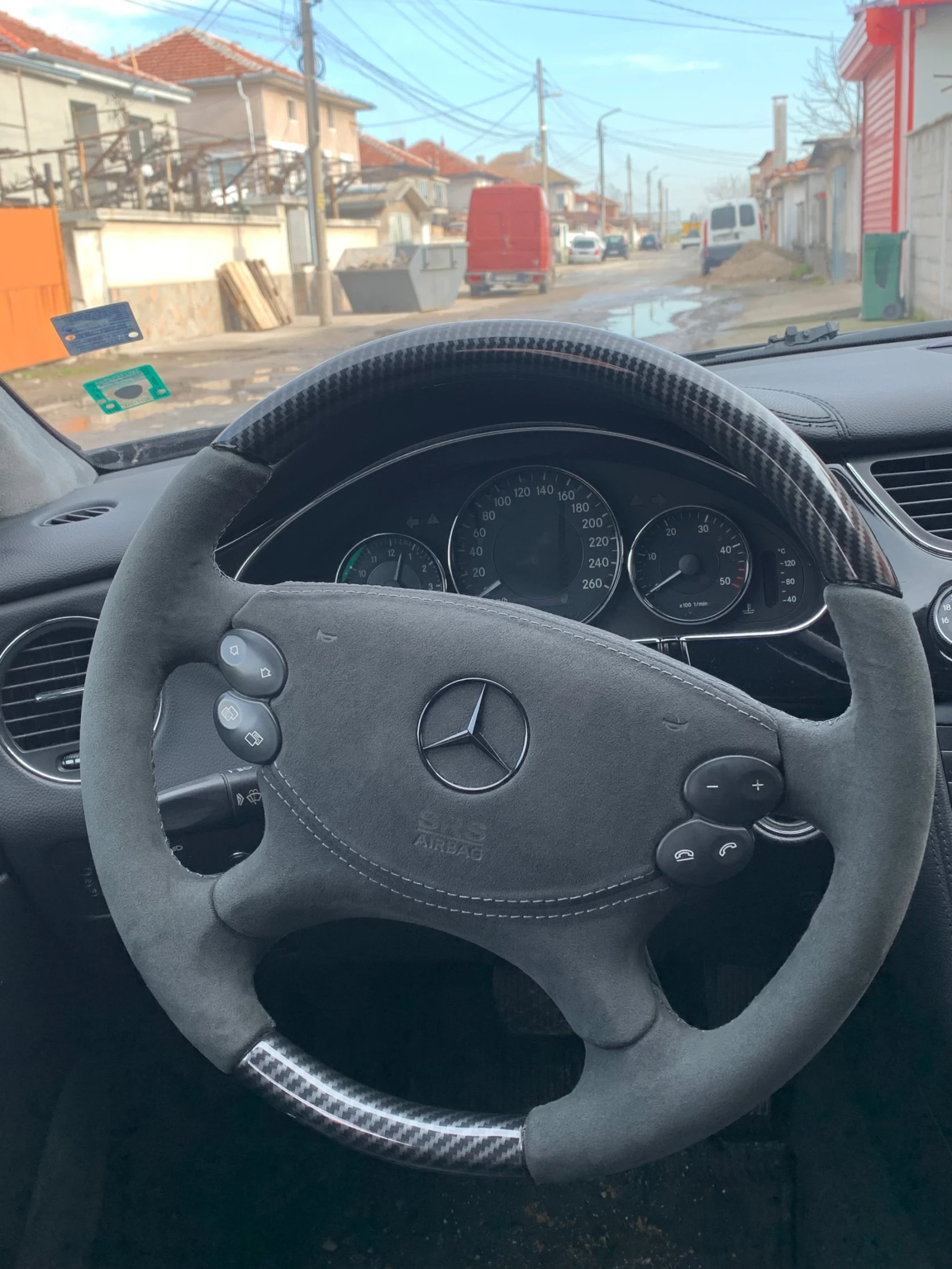 Mercedes-Benz CLS 320  - изображение 8