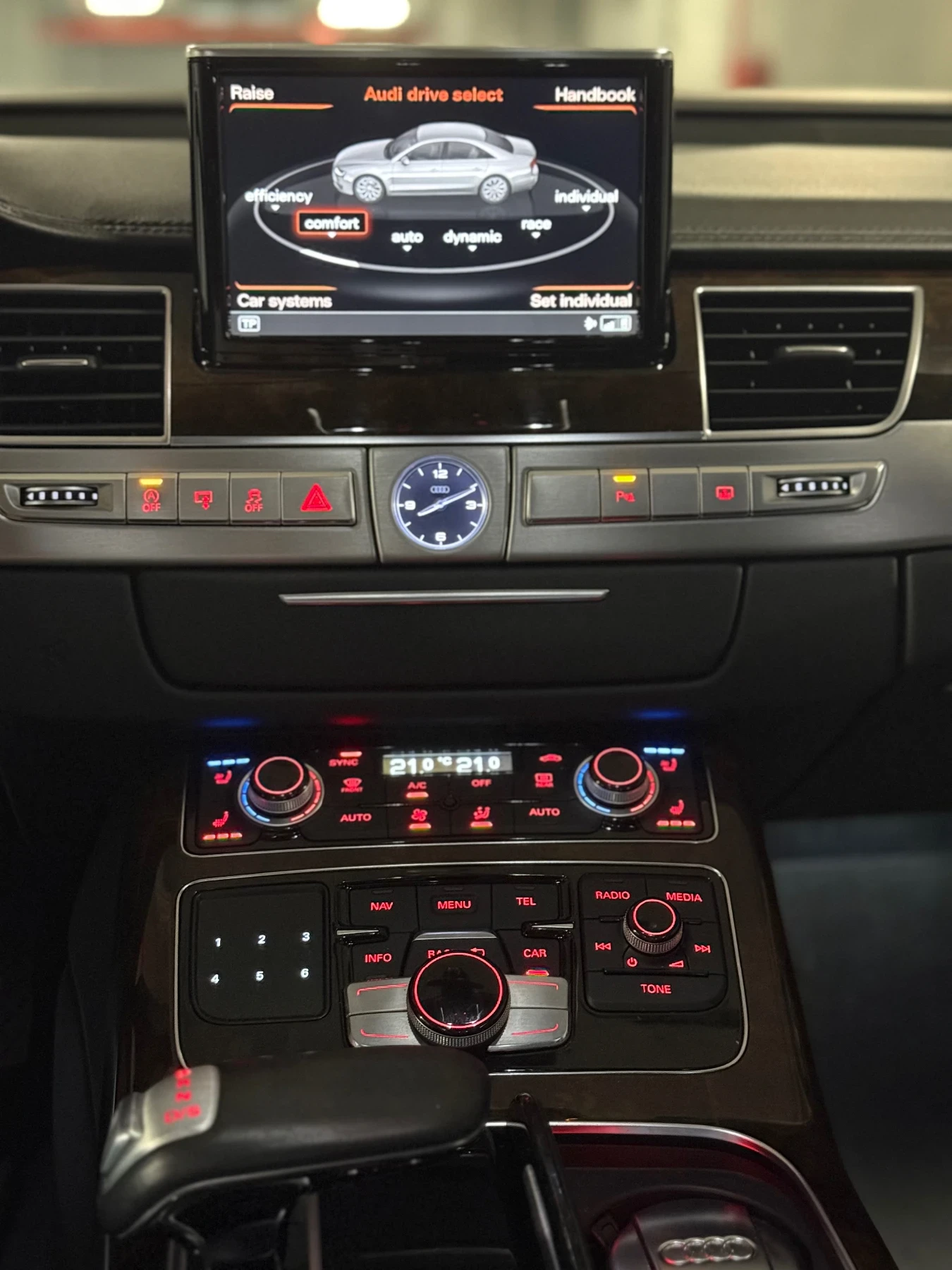 Audi A8 4.2 TDI MATRIX / ПЪЛНА СЕРВИЗНА ИСТОРИЯ В АУДИ - изображение 4