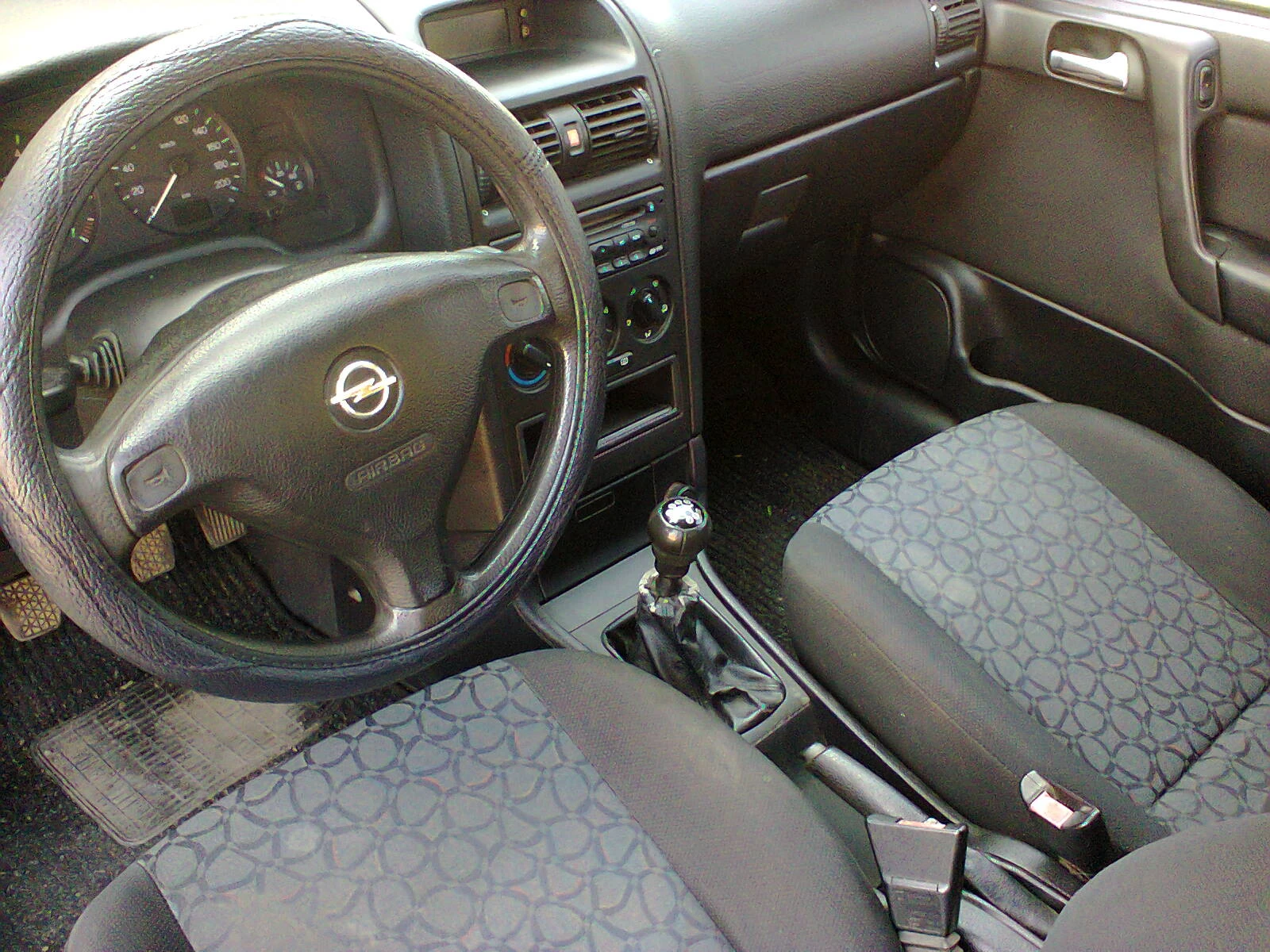 Opel Astra 1.6 Моно 75 коня газ -бензин* КЛИМАТИК *  - изображение 10