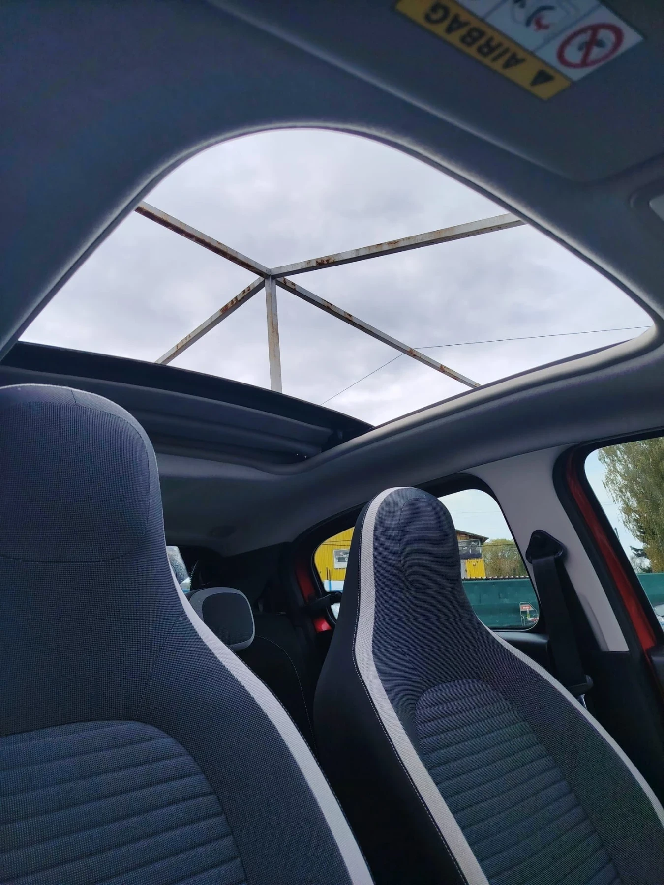 Renault Twingo 0, 9 Turbo, Cabrio - изображение 8