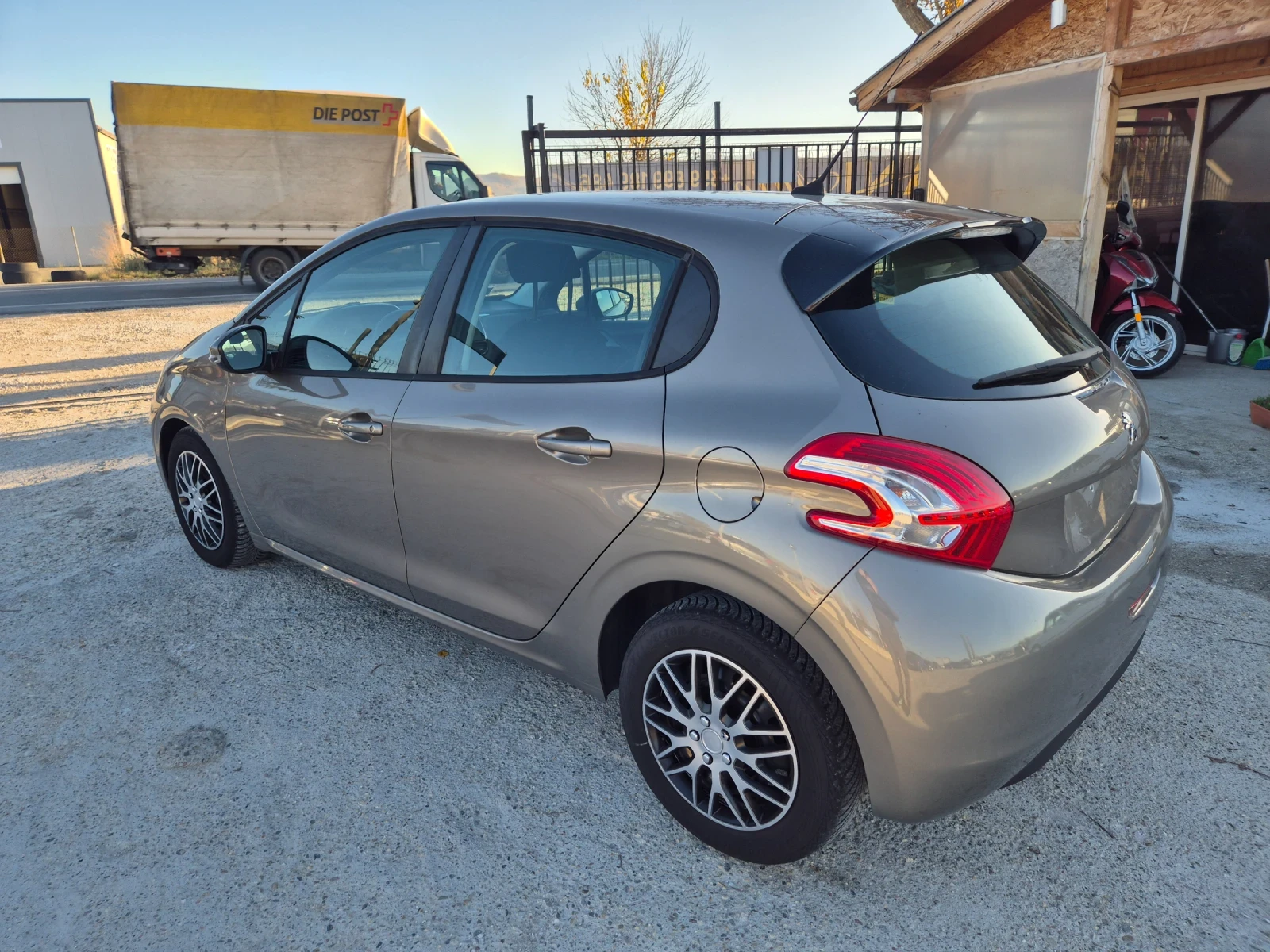 Peugeot 208 1.4HDI AVTOMAT EURO5B - изображение 4