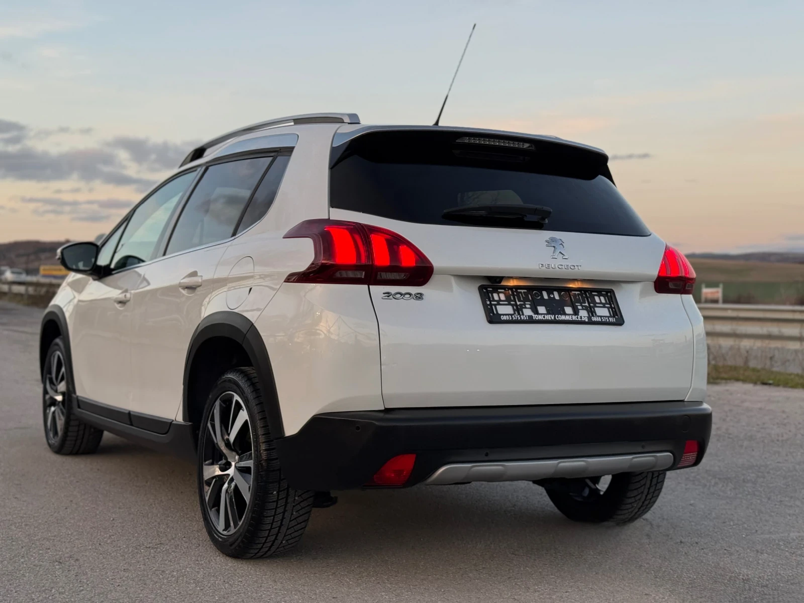 Peugeot 2008 1.6-BLUEHDI-KAMERA-NAVI-CAR PLAY-131.000km-NEW | Mobile.bg   4