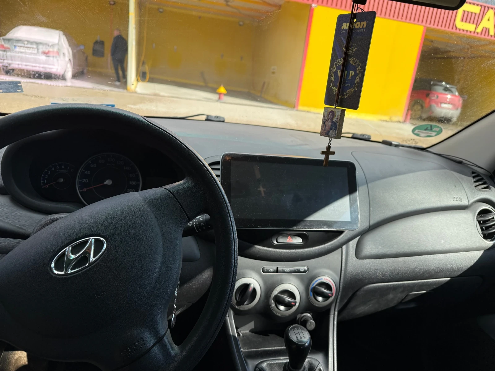 Hyundai I10, снимка 7 - Автомобили и джипове - 53736149