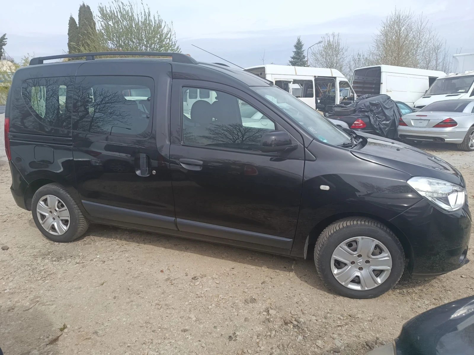 Dacia Dokker, снимка 4 - Автомобили и джипове - 54033346