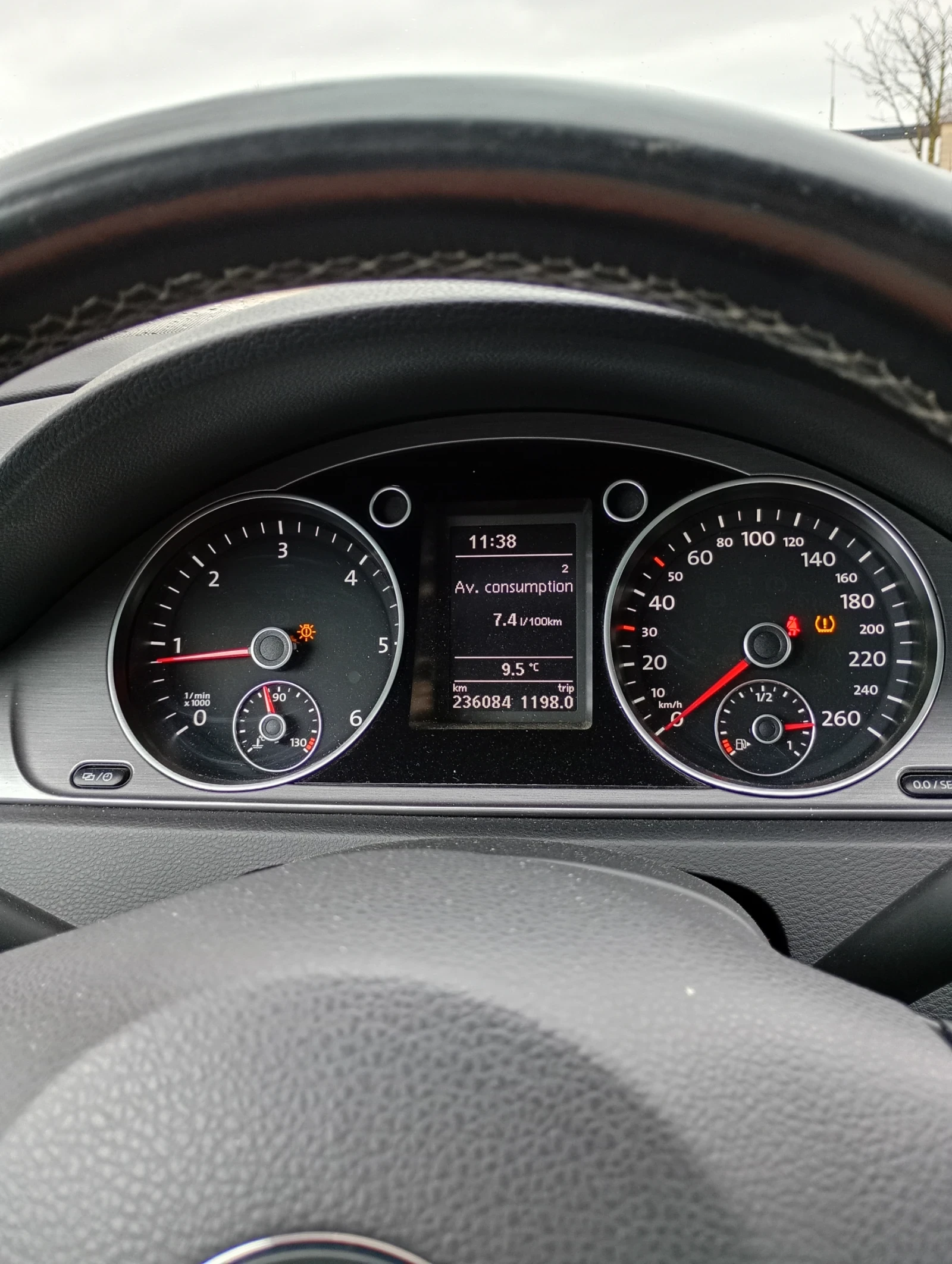 VW Passat 2.0 tdi blumotion, снимка 10 - Автомобили и джипове - 54070968