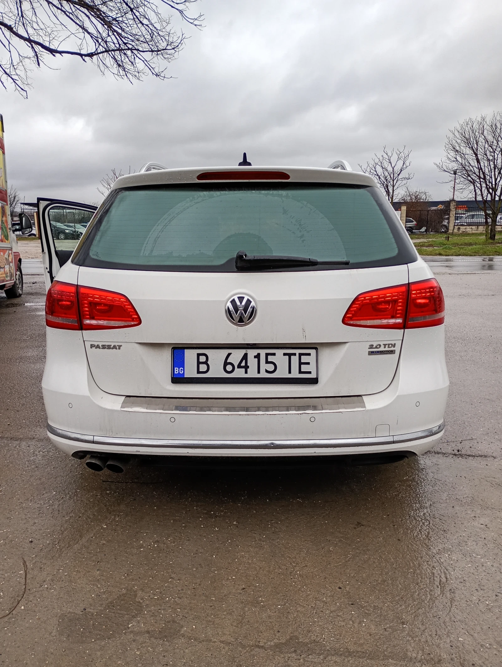 VW Passat 2.0 tdi blumotion, снимка 14 - Автомобили и джипове - 54070968