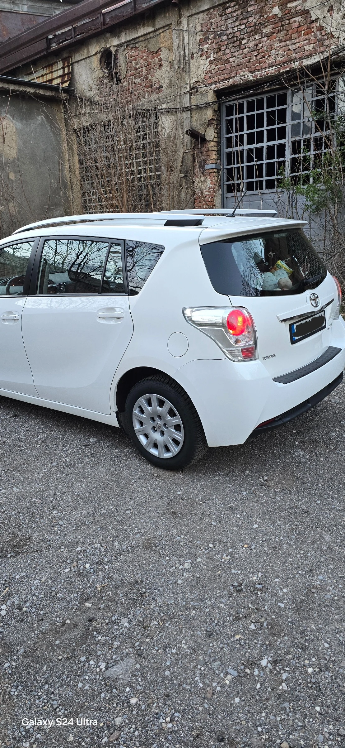 Toyota Verso, снимка 3 - Автомобили и джипове - 54140758