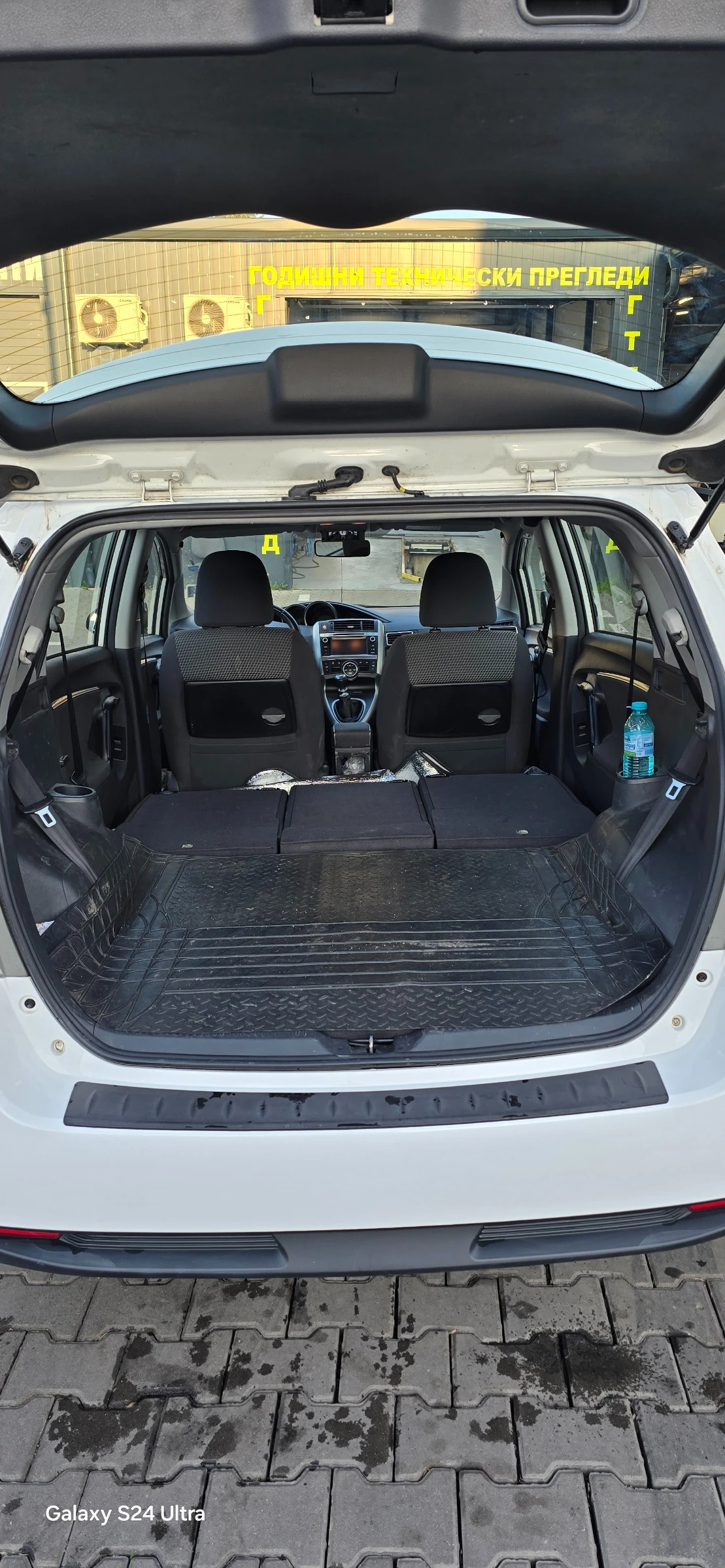 Toyota Verso, снимка 14 - Автомобили и джипове - 54140758