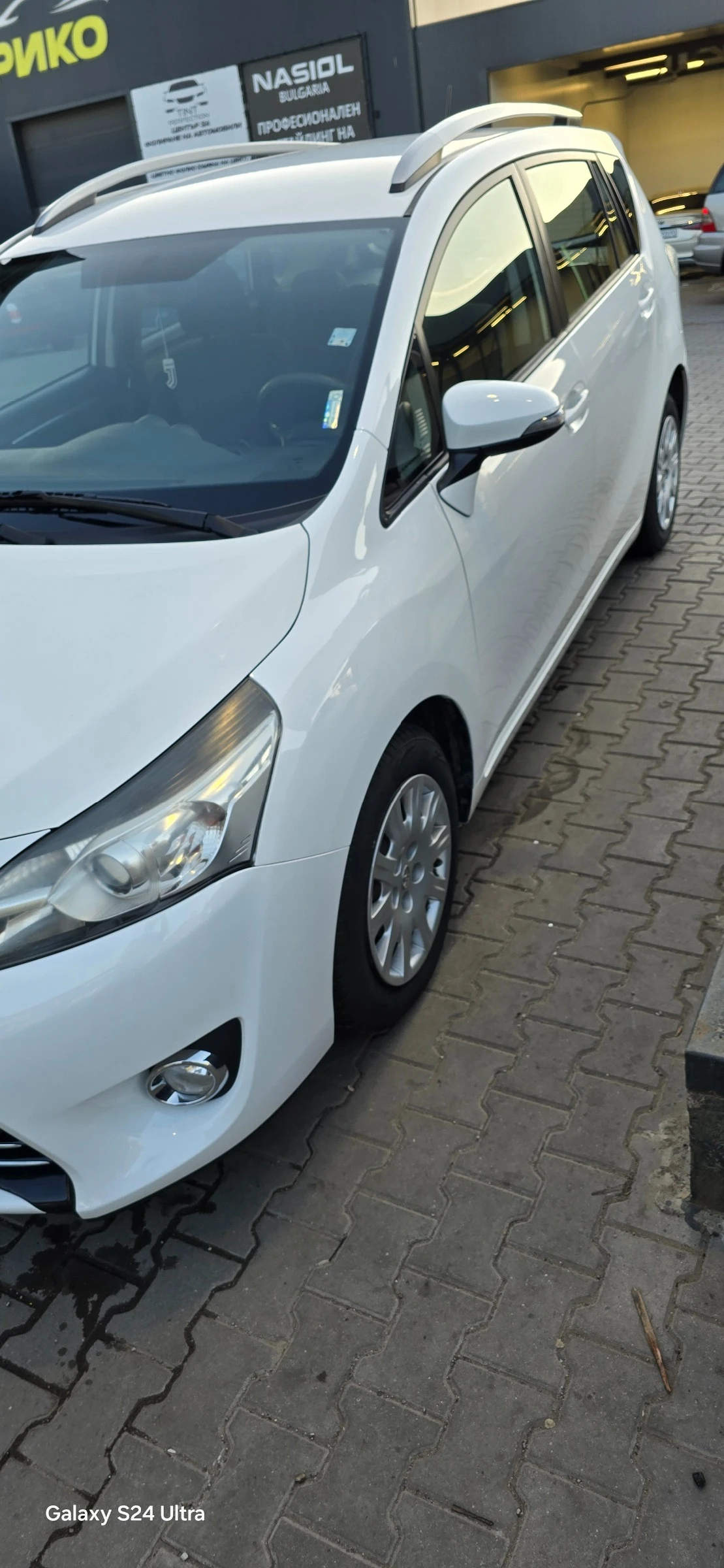 Toyota Verso, снимка 4 - Автомобили и джипове - 54140758