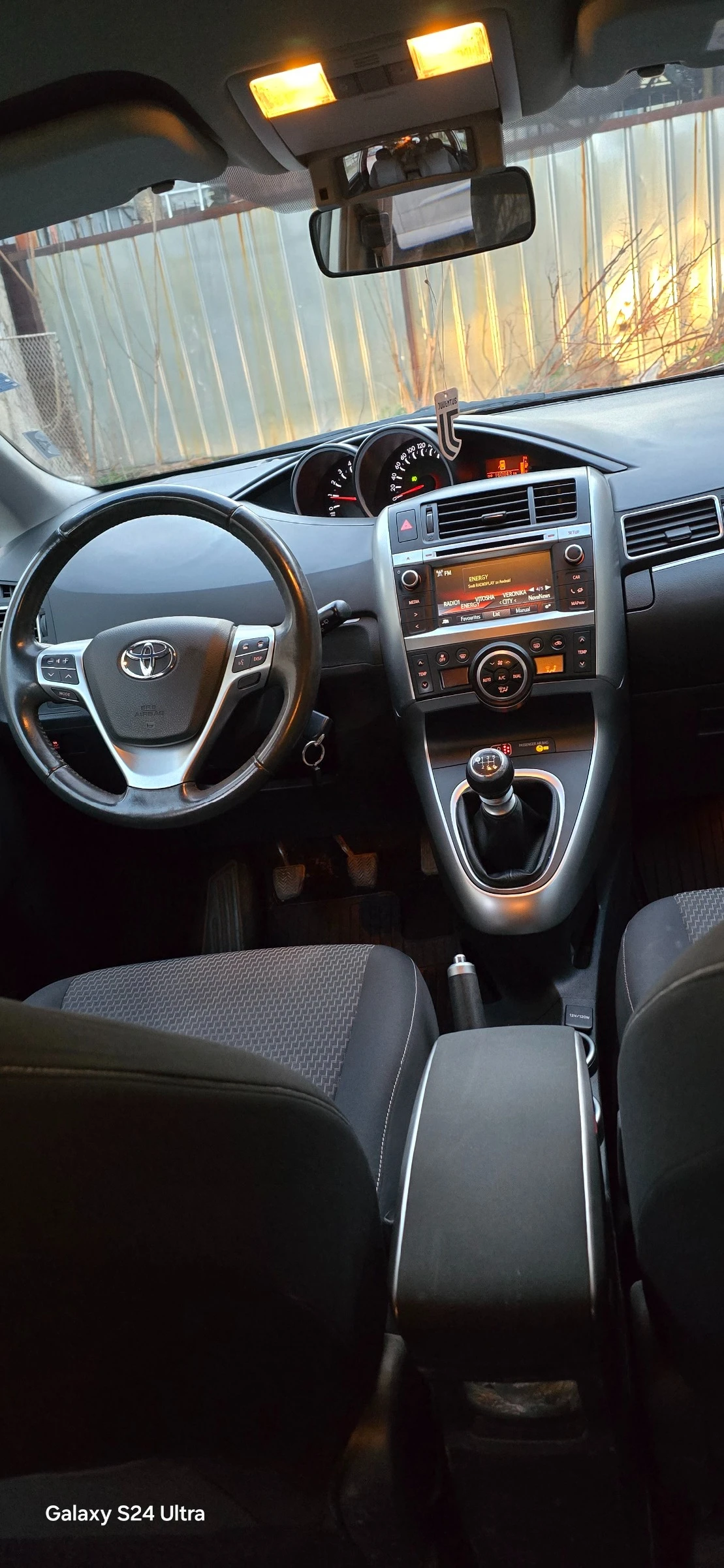 Toyota Verso, снимка 11 - Автомобили и джипове - 54140758