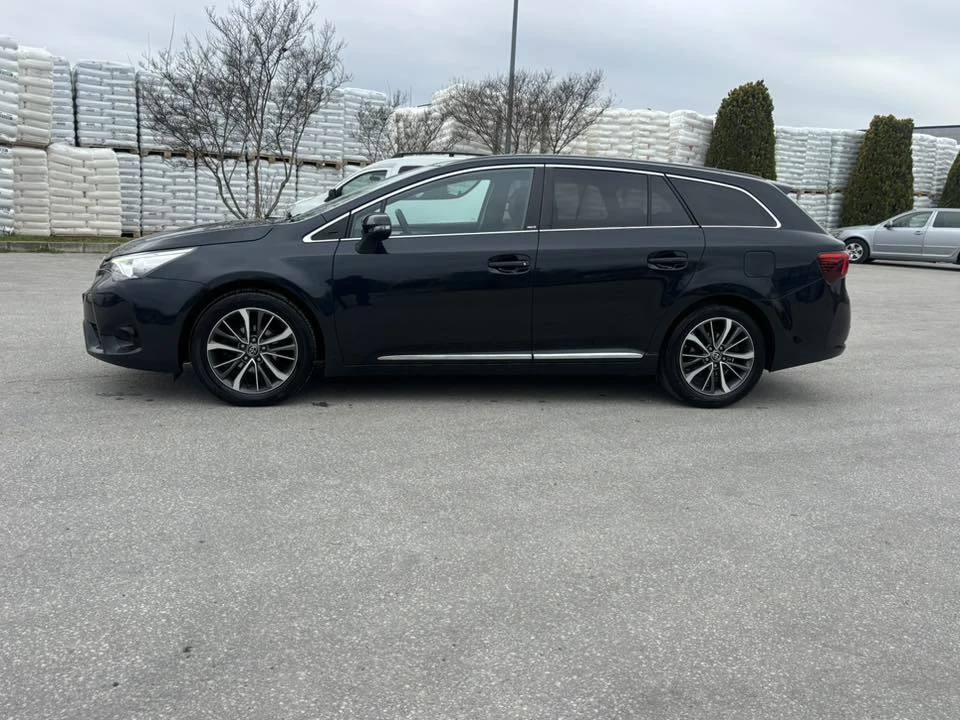 Toyota Avensis 1.8i EURO5 КОЖА-АЛКАНТАРА, снимка 8 - Автомобили и джипове - 54165121