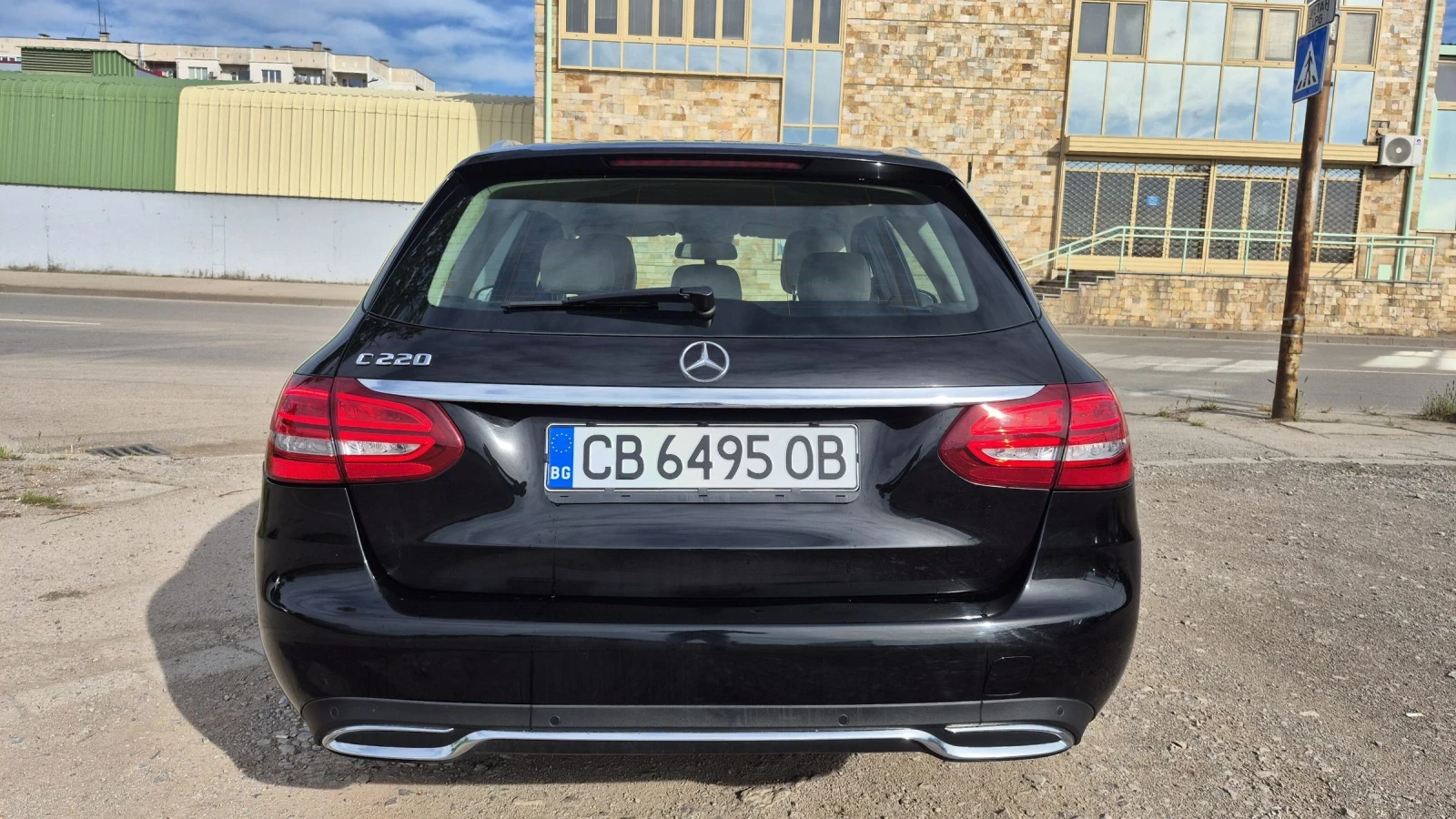 Mercedes-Benz C 220 Cdi 150 000 km * Бяла Кожа * Обслужен* Бартер, снимка 4 - Автомобили и джипове - 54337424