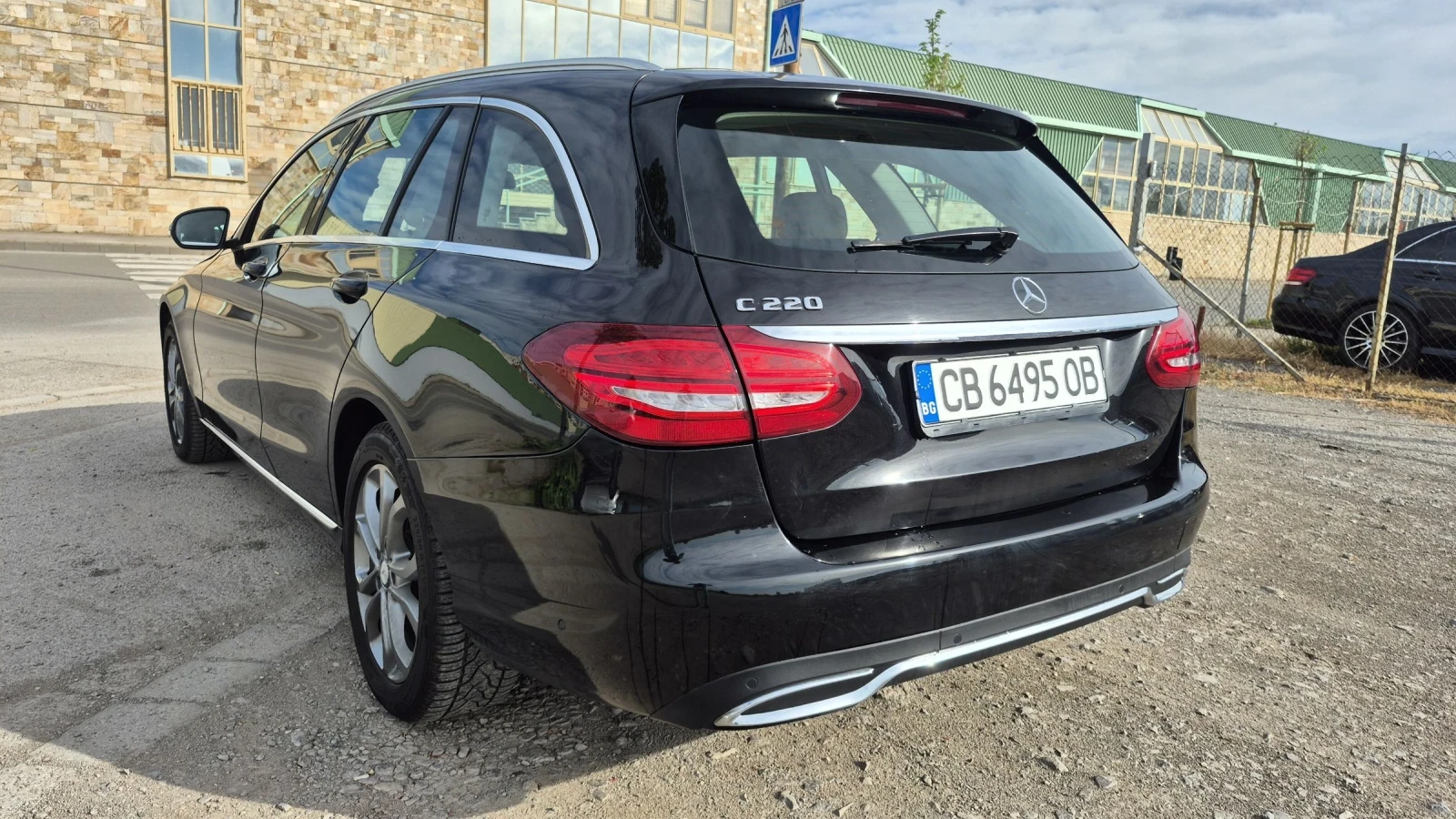 Mercedes-Benz C 220 Cdi 150 000 km * Бяла Кожа * Обслужен* Бартер, снимка 3 - Автомобили и джипове - 54337424