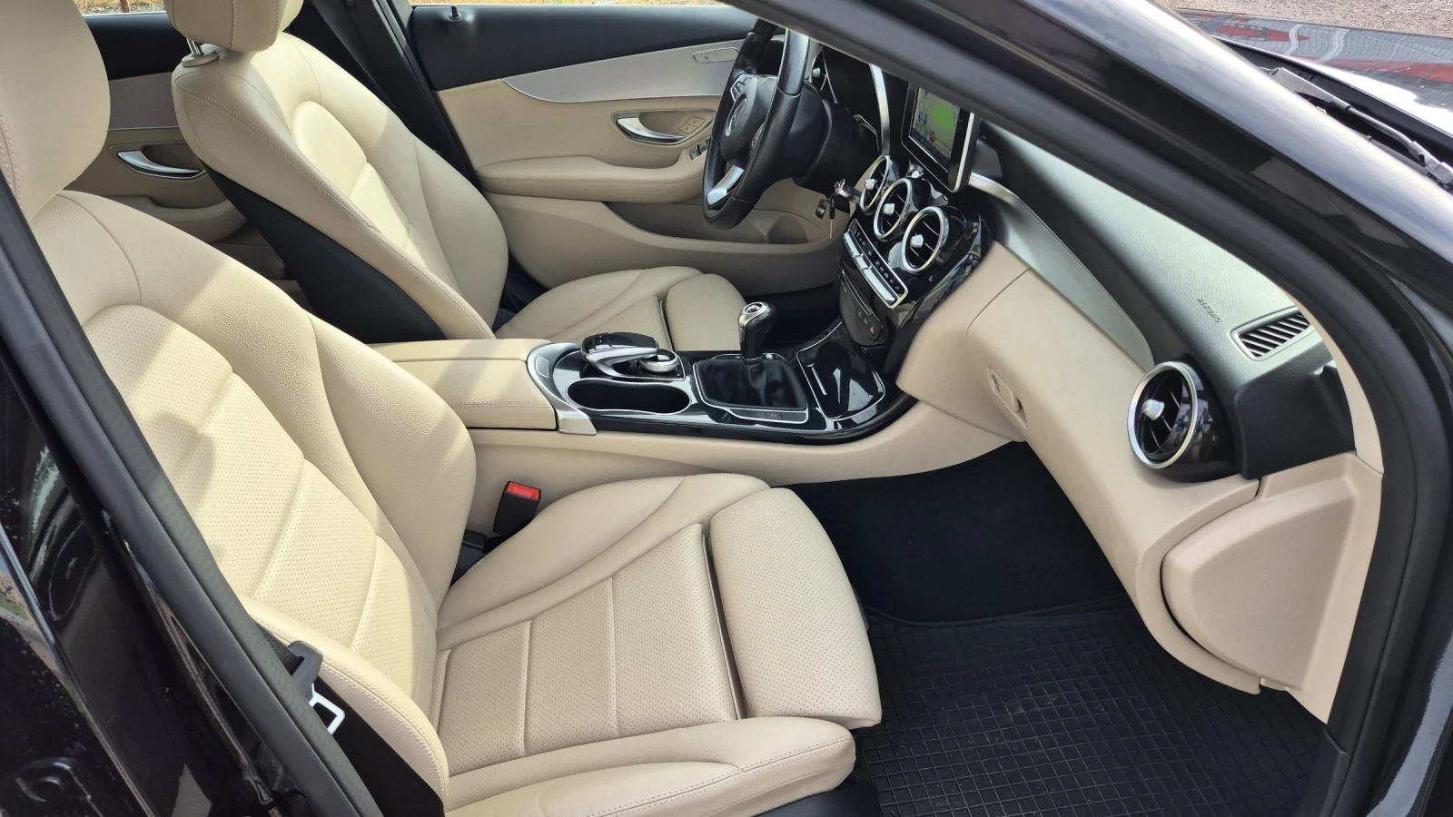 Mercedes-Benz C 220 Cdi 150 000 km * Бяла Кожа * Обслужен* Бартер, снимка 9 - Автомобили и джипове - 54337424