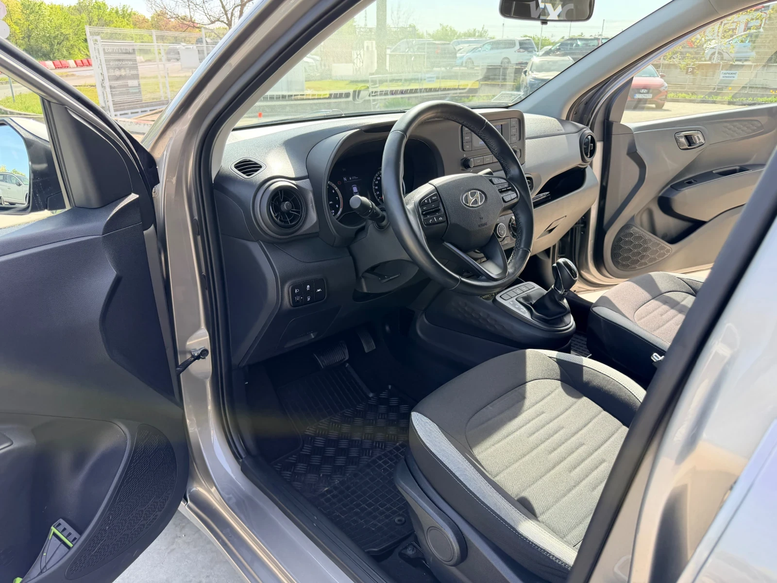 Hyundai I10 1200 куб.см. автомат 1-ви собственик , снимка 10 - Автомобили и джипове - 54349124
