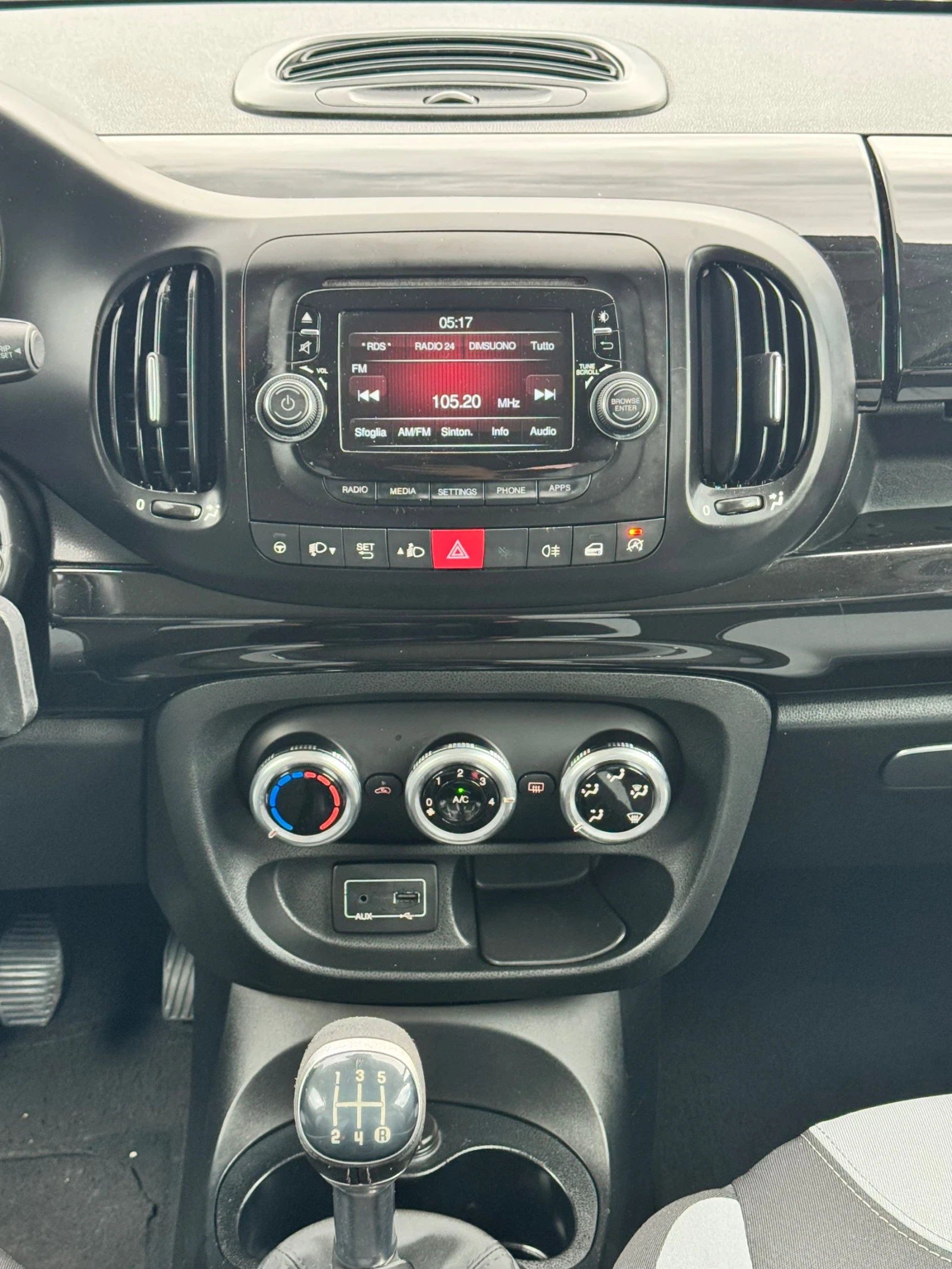 Fiat 500L 1.3mjet ИТАЛИЯ, снимка 13 - Автомобили и джипове - 54610716