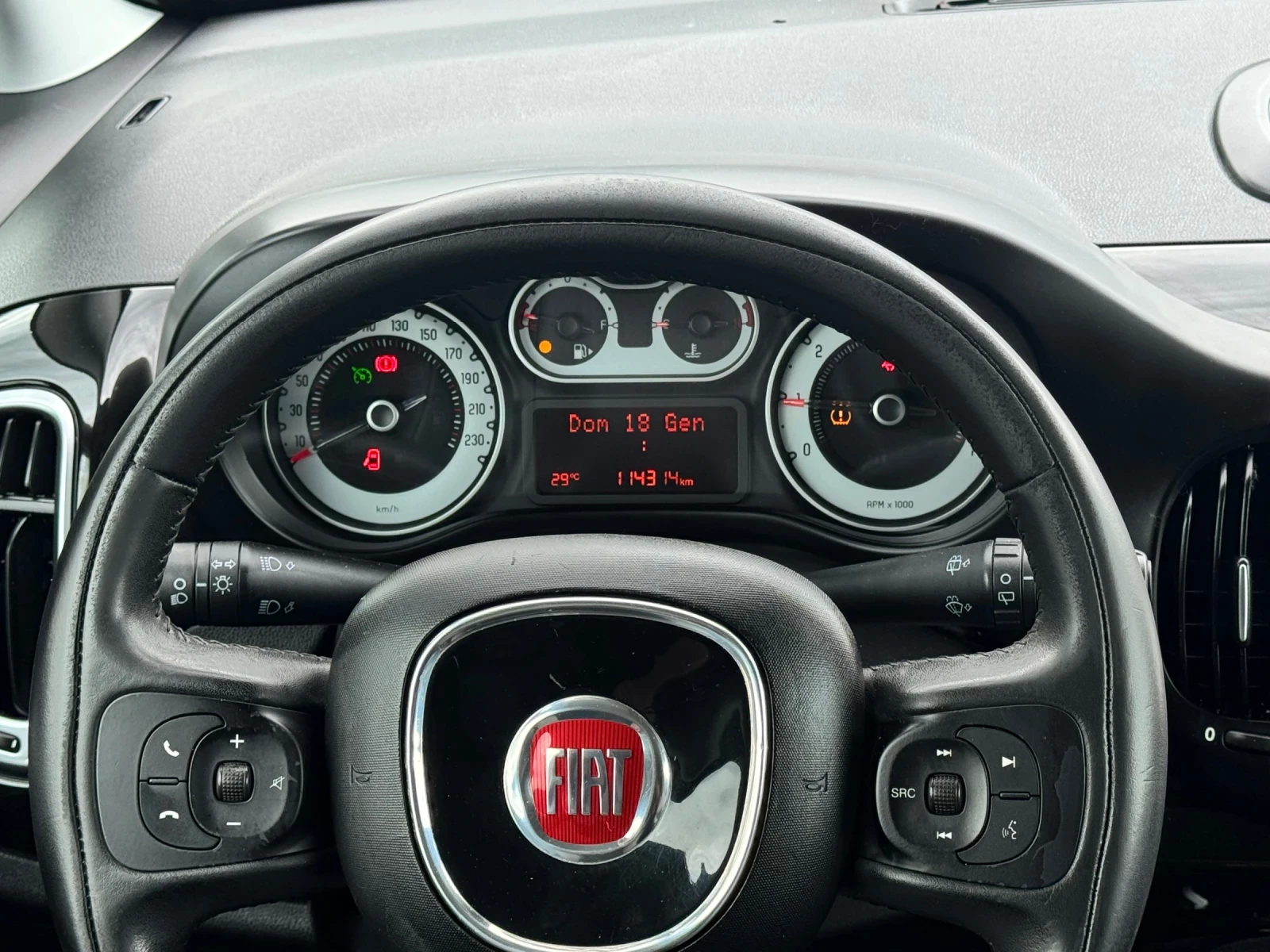 Fiat 500L 1.3mjet ИТАЛИЯ, снимка 12 - Автомобили и джипове - 54610716