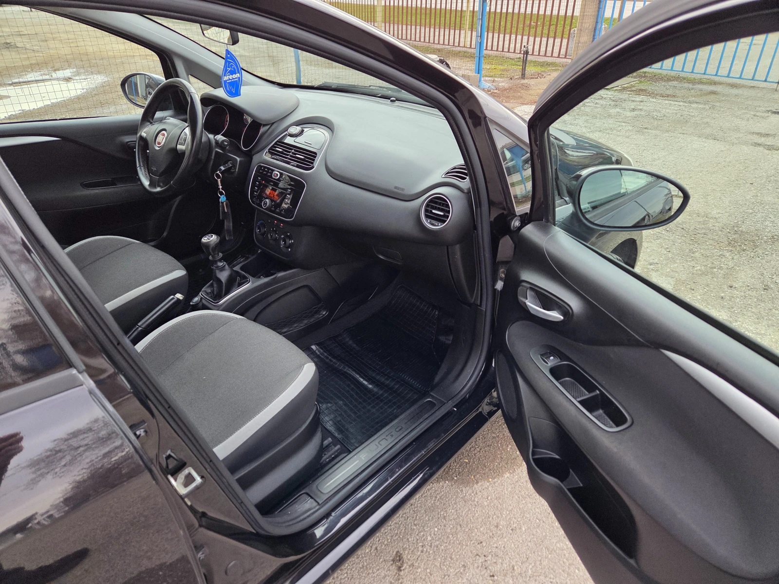 Fiat Punto 1.2i 8v 70Hp Euro5 Comfort Service History, снимка 12 - Автомобили и джипове - 54844922