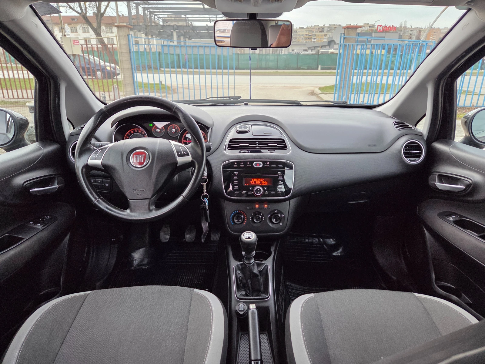 Fiat Punto 1.2i 8v 70Hp Euro5 Comfort Service History, снимка 8 - Автомобили и джипове - 54844922