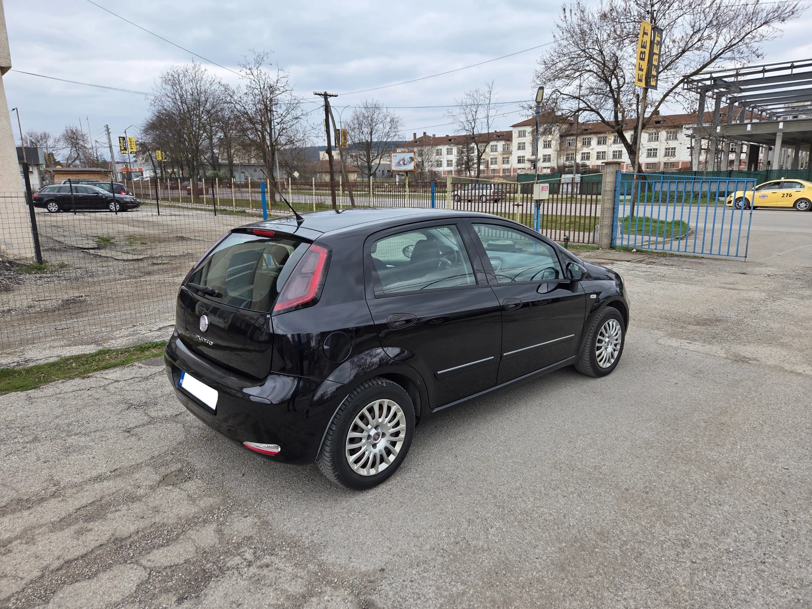 Fiat Punto 1.2i 8v 70Hp Euro5 Comfort Service History, снимка 4 - Автомобили и джипове - 54844922