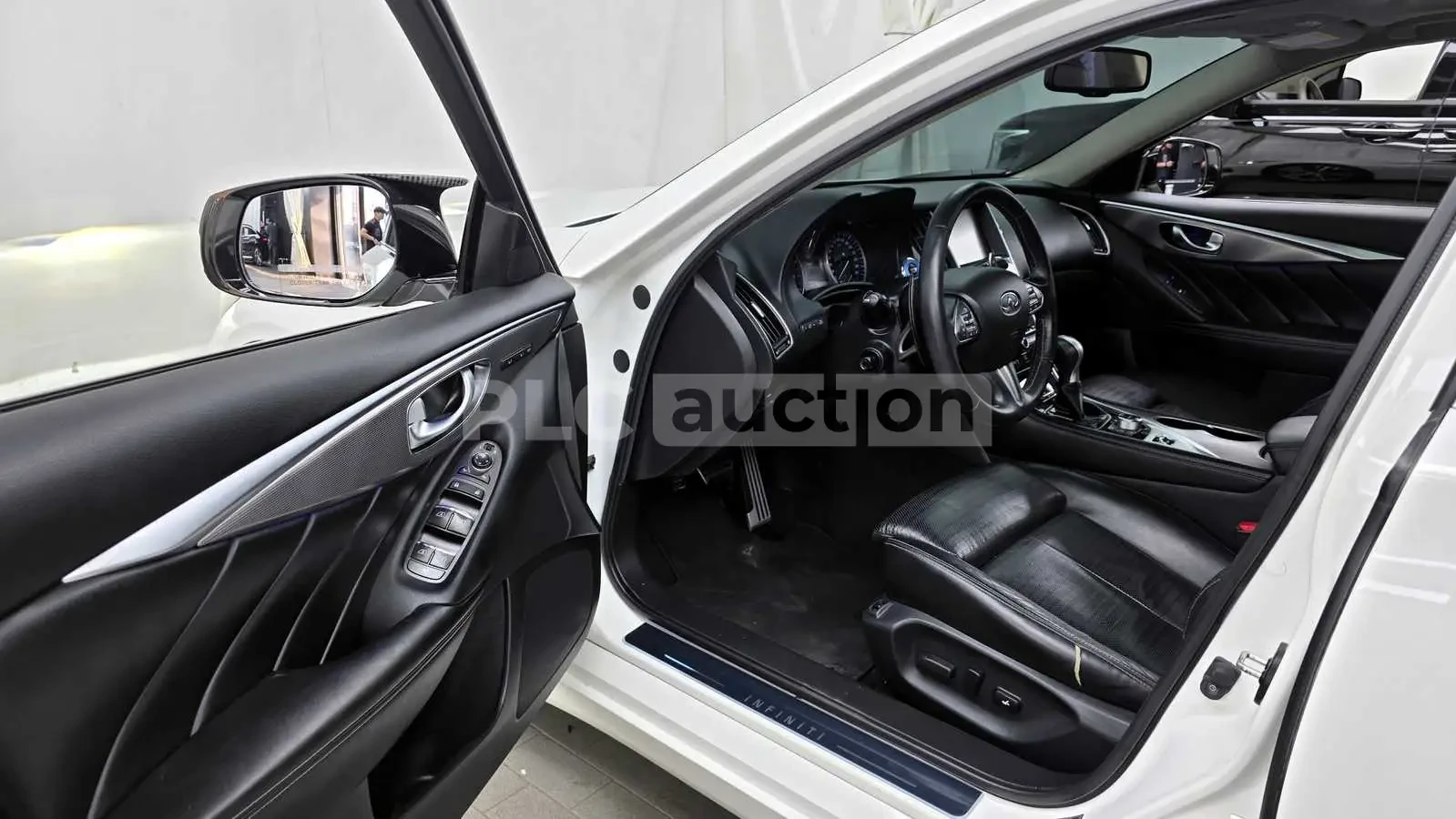 Infiniti Q50, снимка 10 - Автомобили и джипове - 54884909