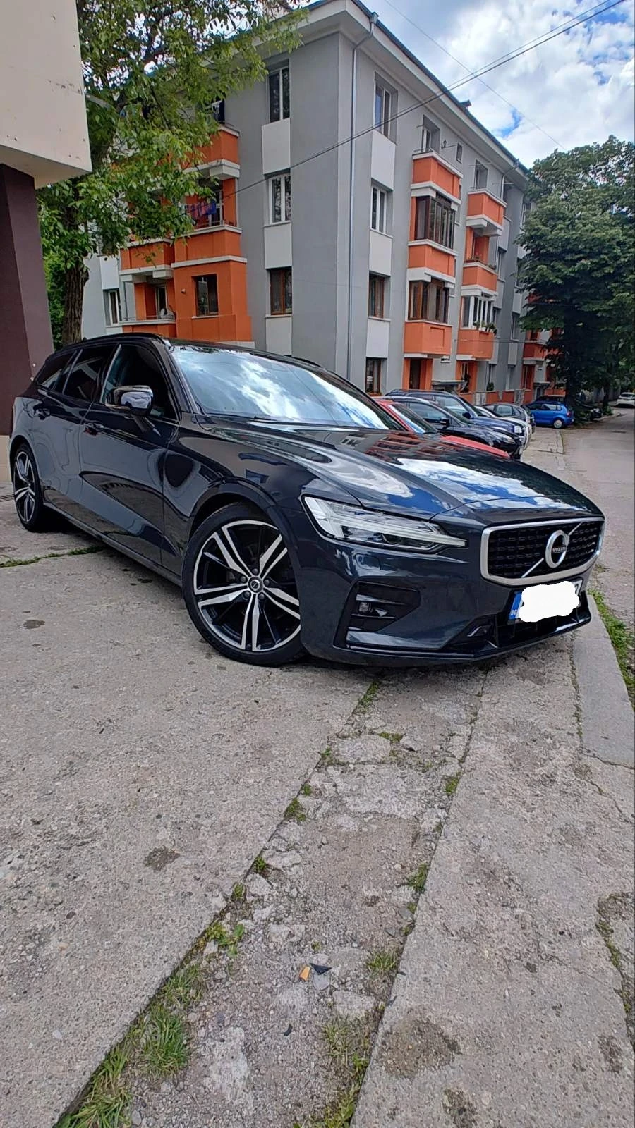 Volvo V60 2.0 D4 R-Design 2021 година 