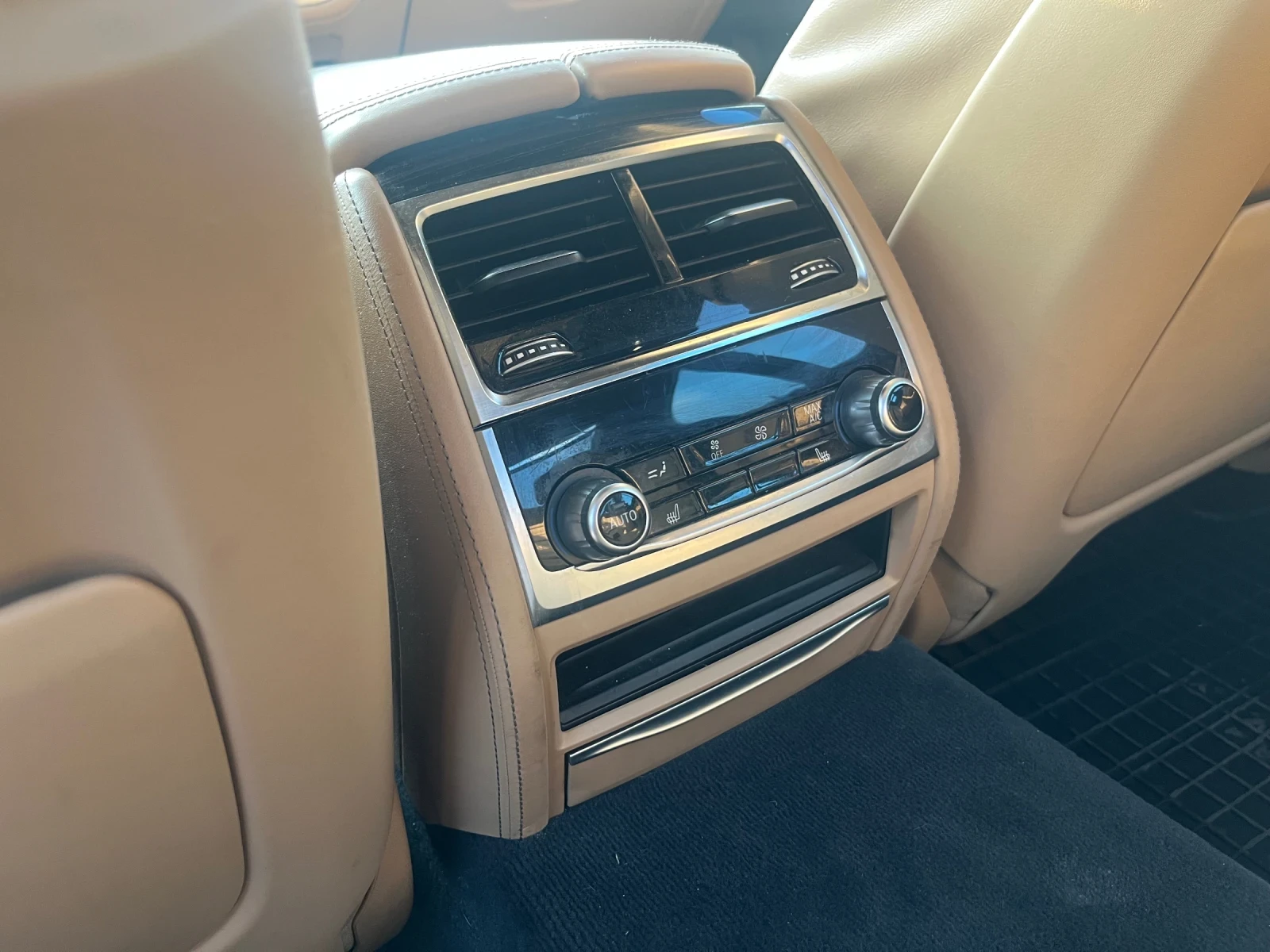 BMW 750 Xdrive LONG, снимка 12 - Автомобили и джипове - 55323961