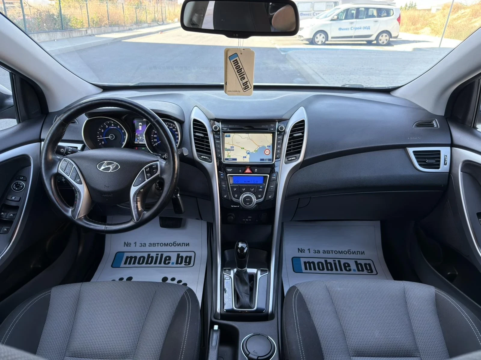 Hyundai I30 1.6 GDI Amplia Automat, снимка 10 - Автомобили и джипове - 55891374