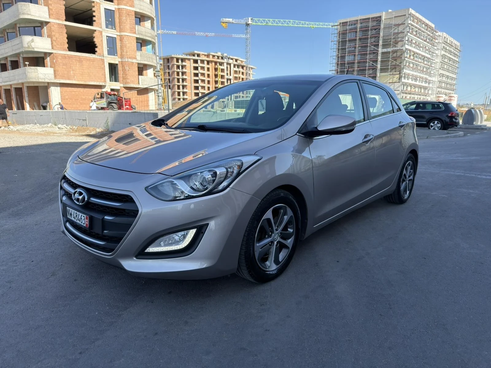 Hyundai I30 1.6 GDI Amplia Automat, снимка 2 - Автомобили и джипове - 55891374