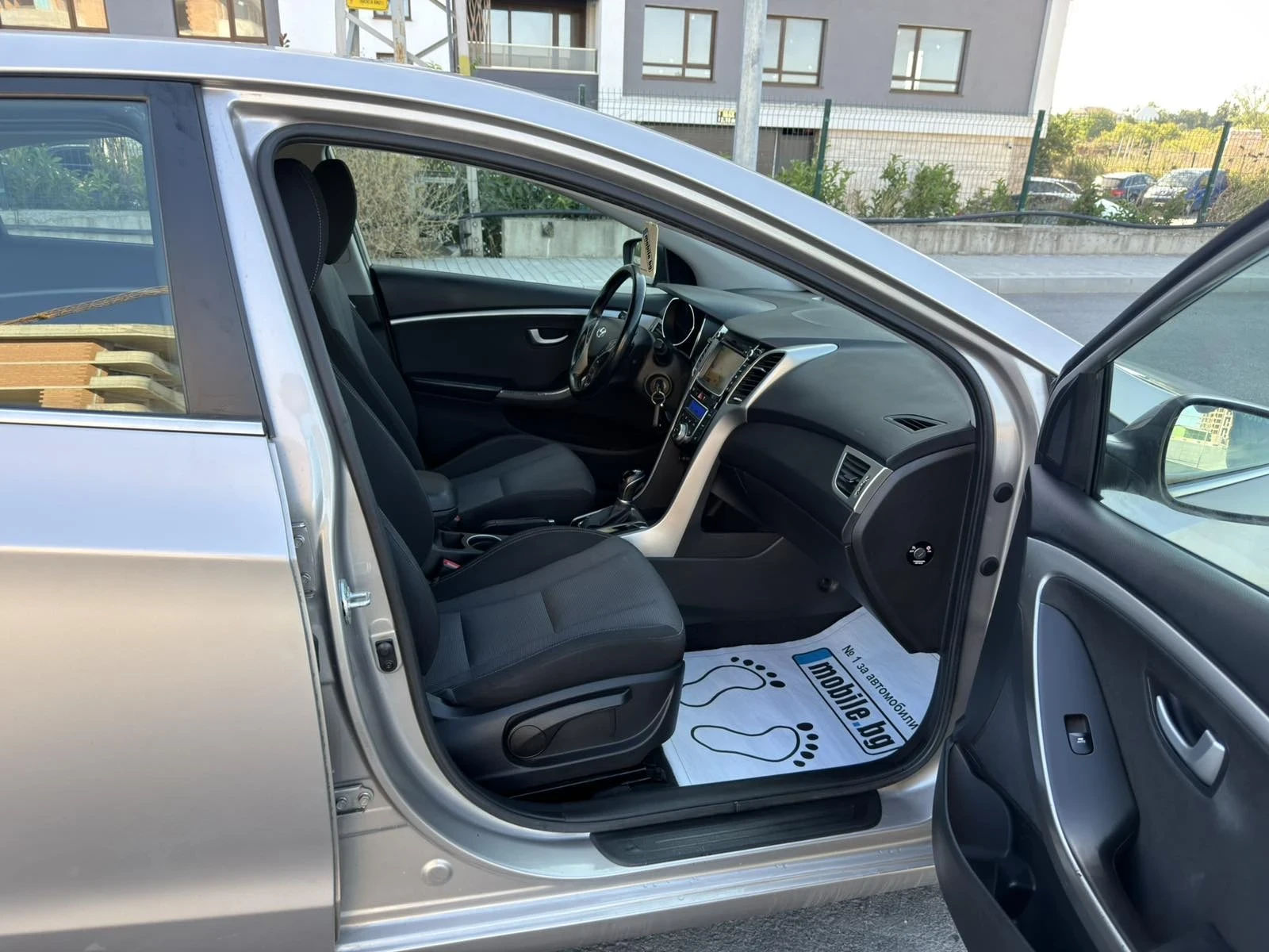 Hyundai I30 1.6 GDI Amplia Automat, снимка 13 - Автомобили и джипове - 55891374