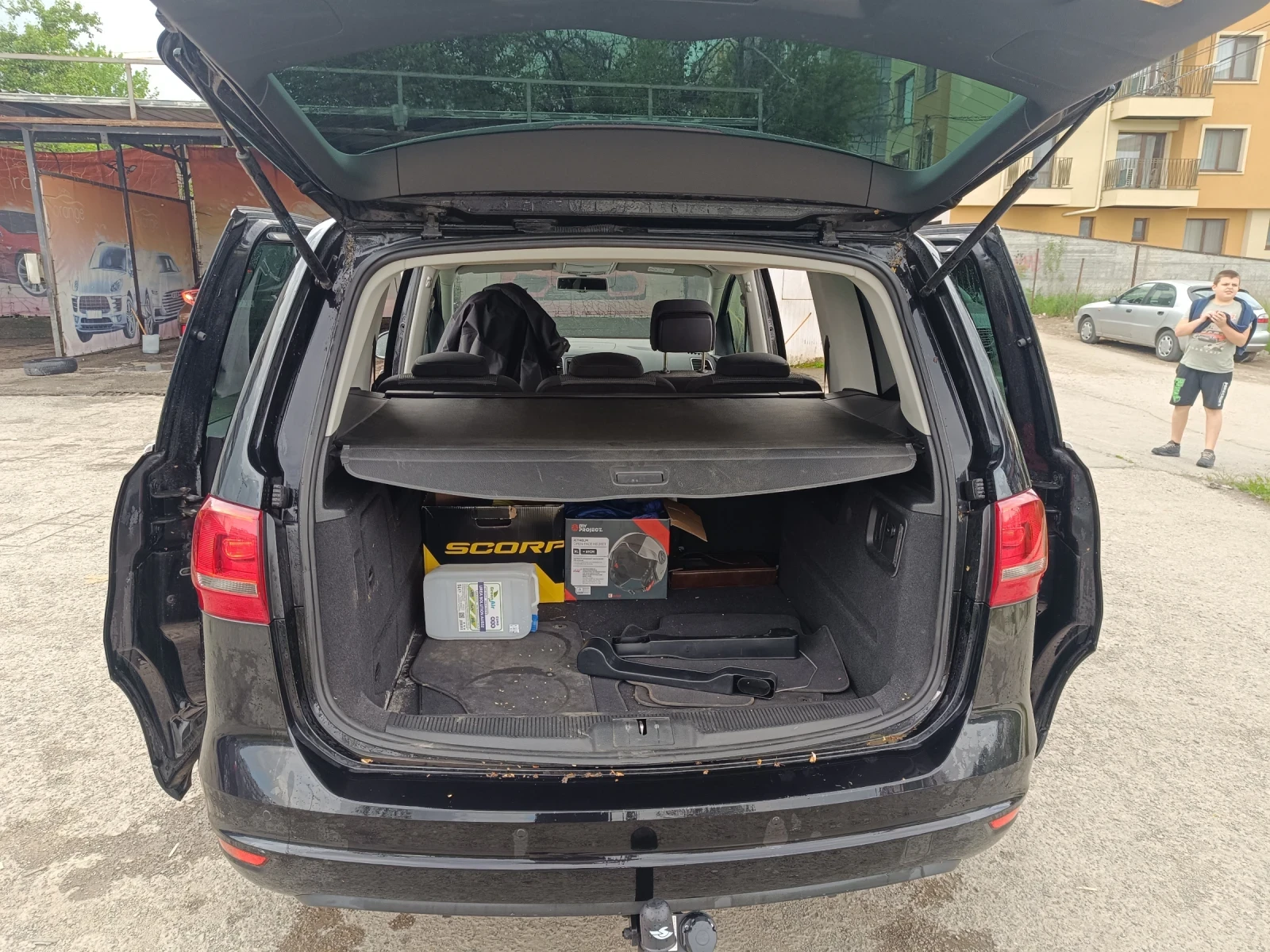 VW Sharan 2.0 TDI, снимка 15 - Автомобили и джипове - 56144594