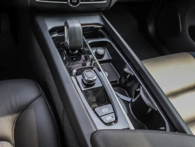 Volvo XC60 B5 Plus* AWD* АвтоКредит* (ЦЕНА ДО БГ), снимка 12