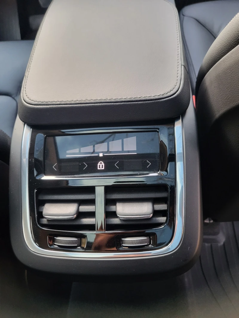 Volvo Xc90 7S PLUS BRIGHT7 B5 (P) Mild hybrid 2.0L 250hp AT8, снимка 11 - Автомобили и джипове - 52615934