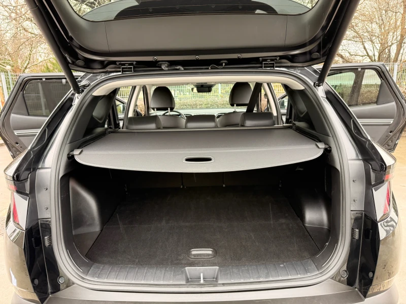 Hyundai Tucson Plug-in-Hybrid 4* 4 , снимка 12 - Автомобили и джипове - 53288941
