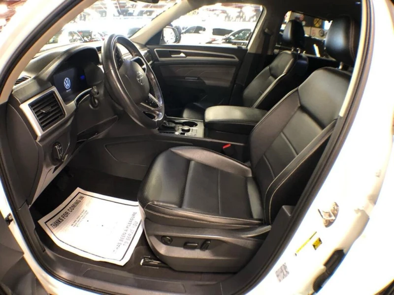 VW Atlas Comfortline * * CarPlay * * Мъртва точка * * , снимка 9 - Автомобили и джипове - 53329354