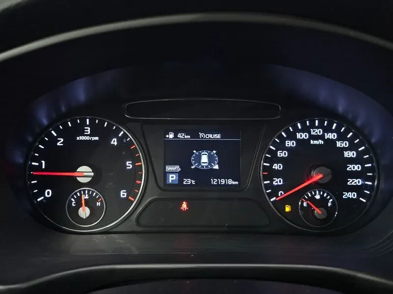 Kia Sorento 2.2 CRDI 4WD - САМО 30% АВАНС, снимка 8 - Автомобили и джипове - 56017226