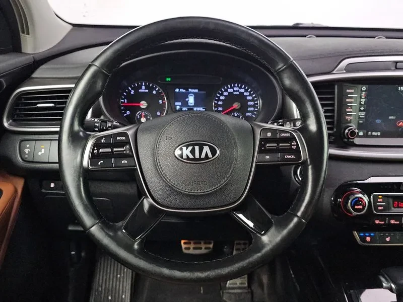 Kia Sorento 2.2 CRDI 4WD - САМО 30% АВАНС, снимка 13 - Автомобили и джипове - 56017226