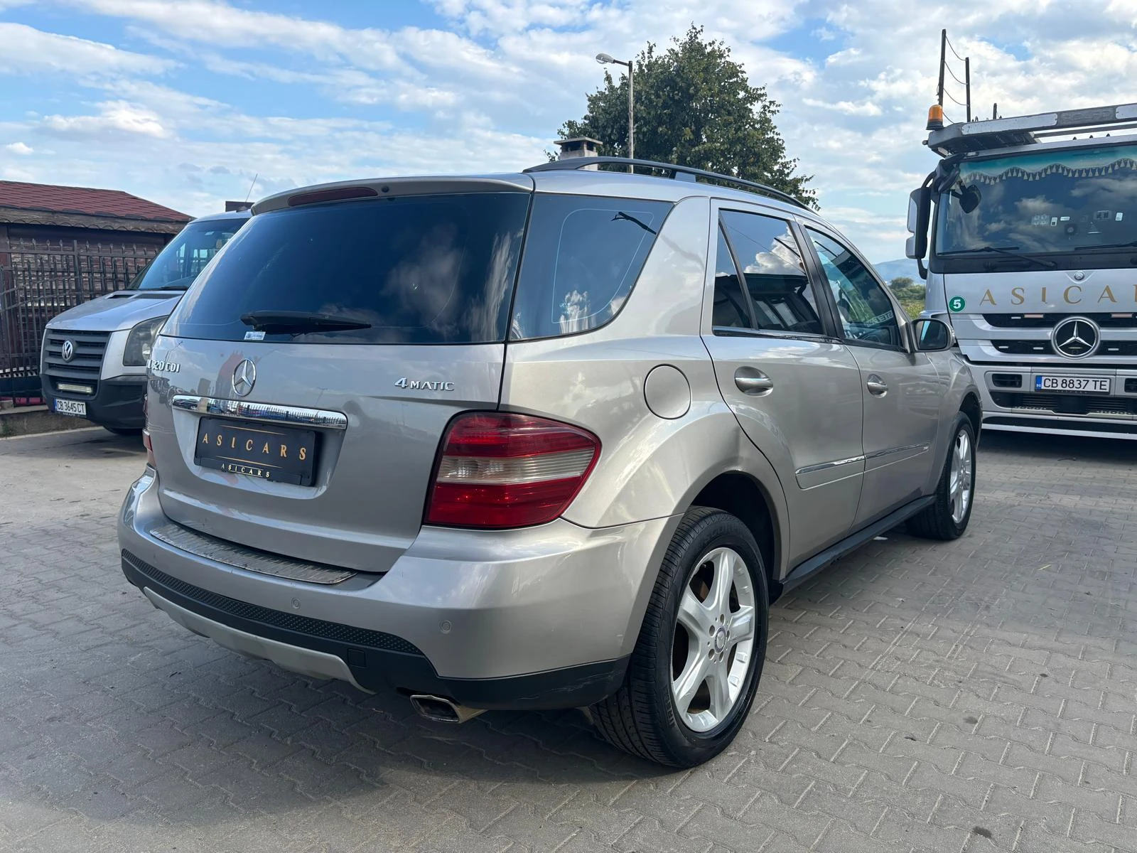 Mercedes-Benz ML 320  - изображение 5