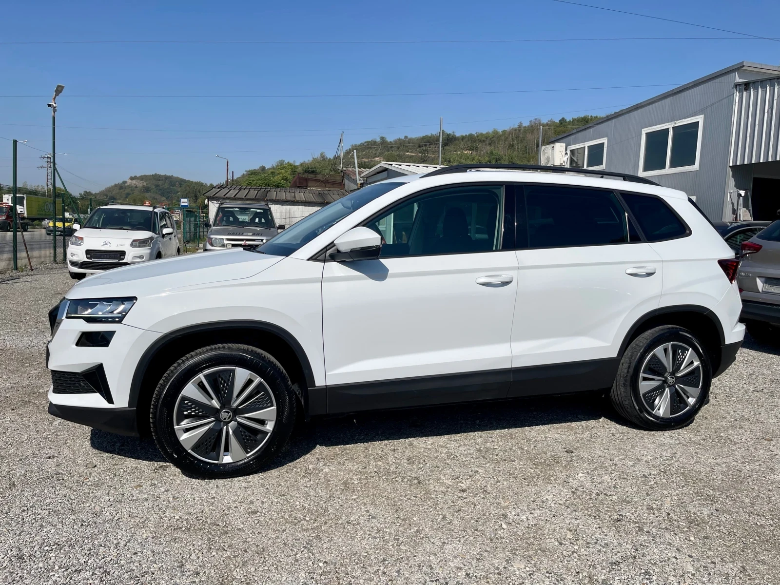 Skoda Karoq 2.0TDI-АВТОМАТ-НАВИ-ДИСТРОНИК-КАМЕРА-КАРПЛЕЙ - изображение 2