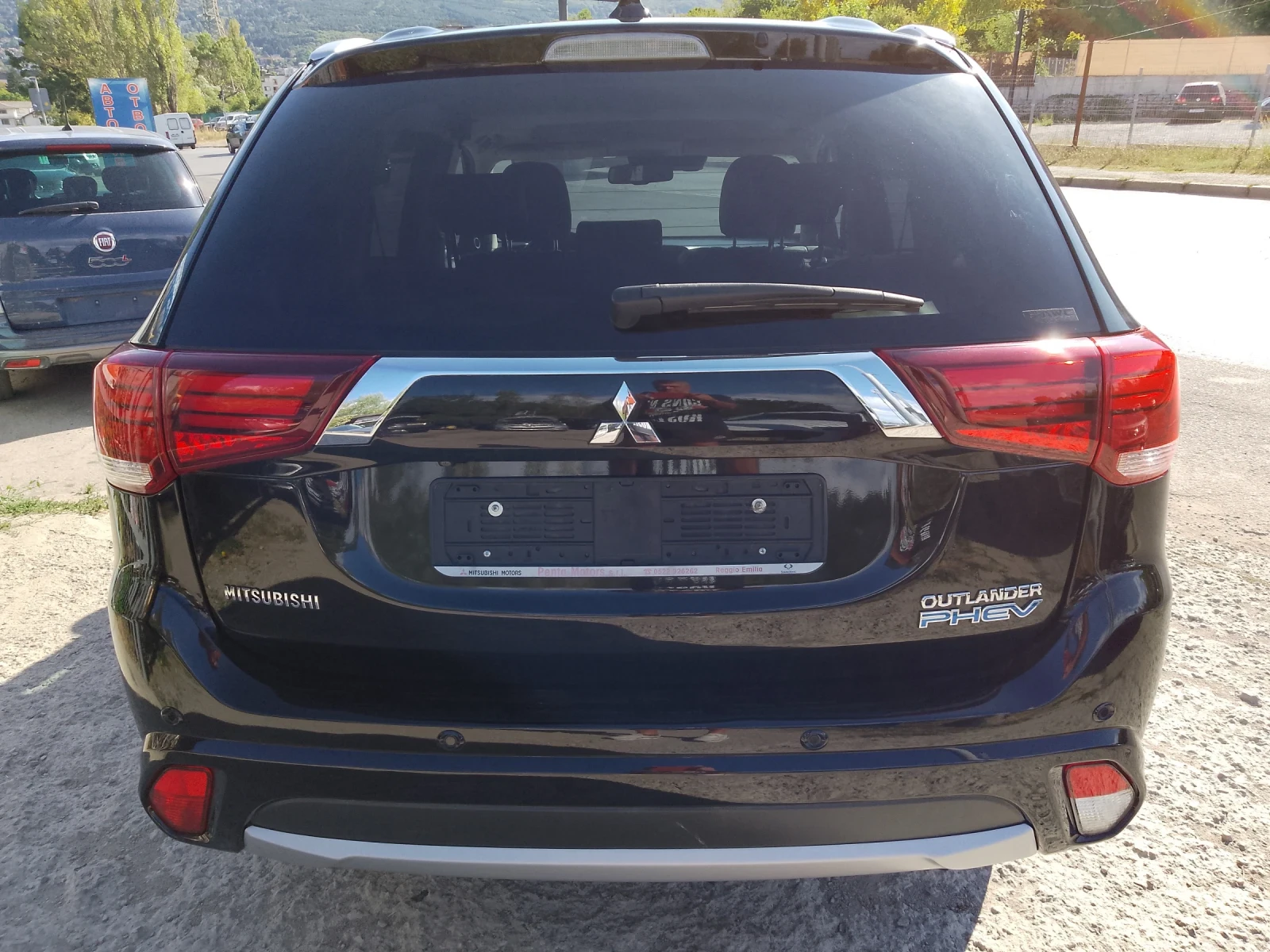 Mitsubishi Outlander 2.0 PHEV/4x4/FULL - изображение 5