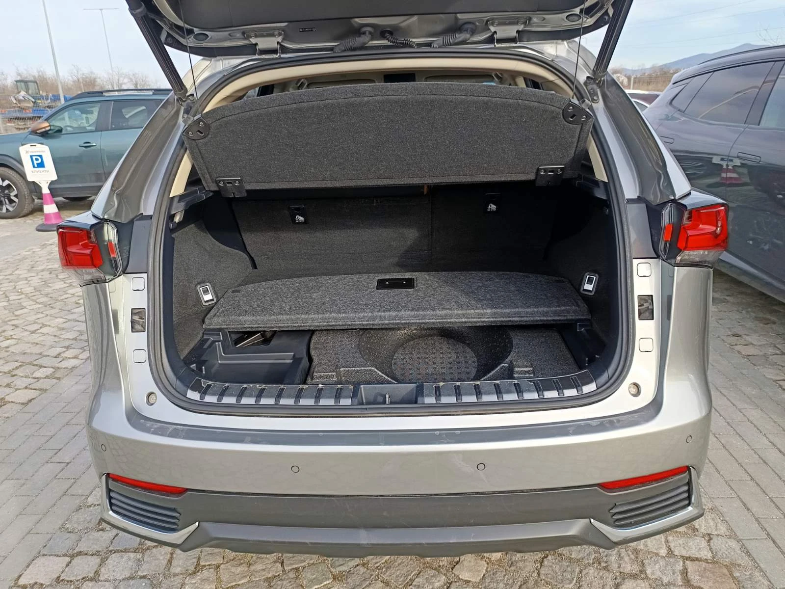 Lexus NX 300h 2.5, 197�.�. Executive Plus  4wd CVT | Mobile.bg � ����������� 17