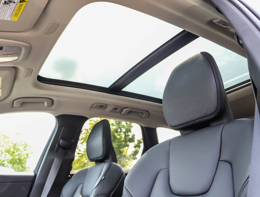 Volvo XC60 B5 Plus* AWD* АвтоКредит* (ЦЕНА ДО БГ), снимка 14 - Автомобили и джипове - 53724287