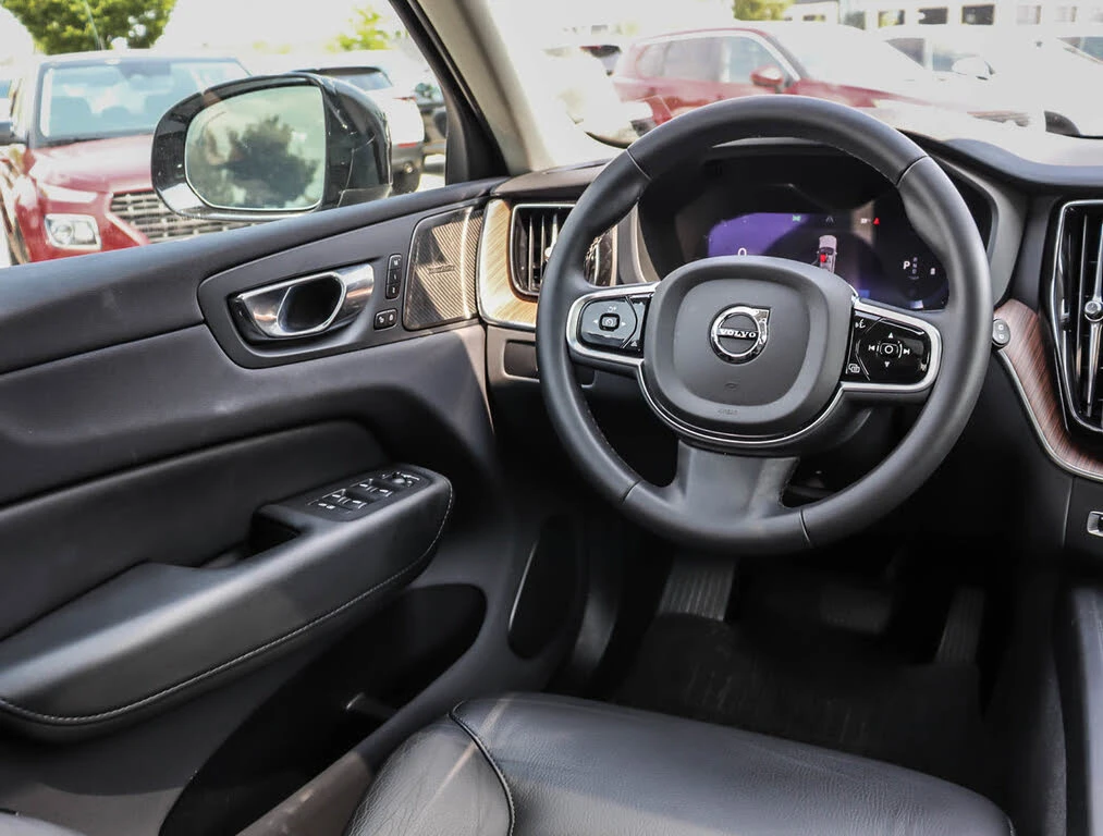 Volvo XC60 B5 Plus* AWD* АвтоКредит* (ЦЕНА ДО БГ), снимка 7 - Автомобили и джипове - 53724287