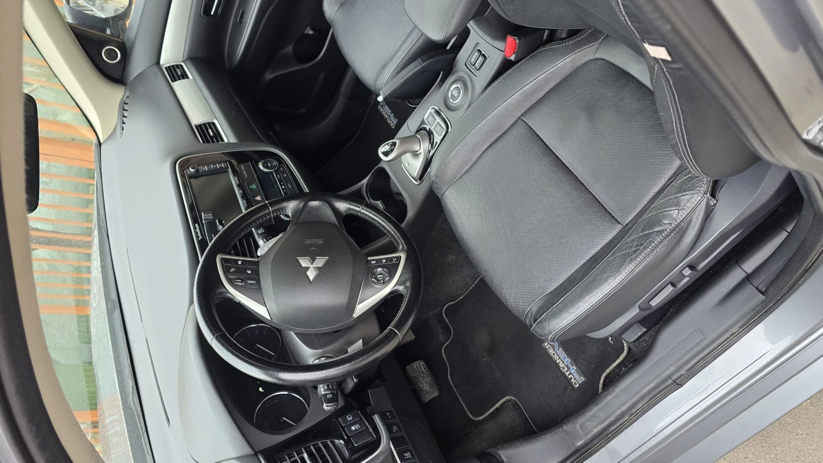 Mitsubishi Outlander PHEV, снимка 15 - Автомобили и джипове - 53933313