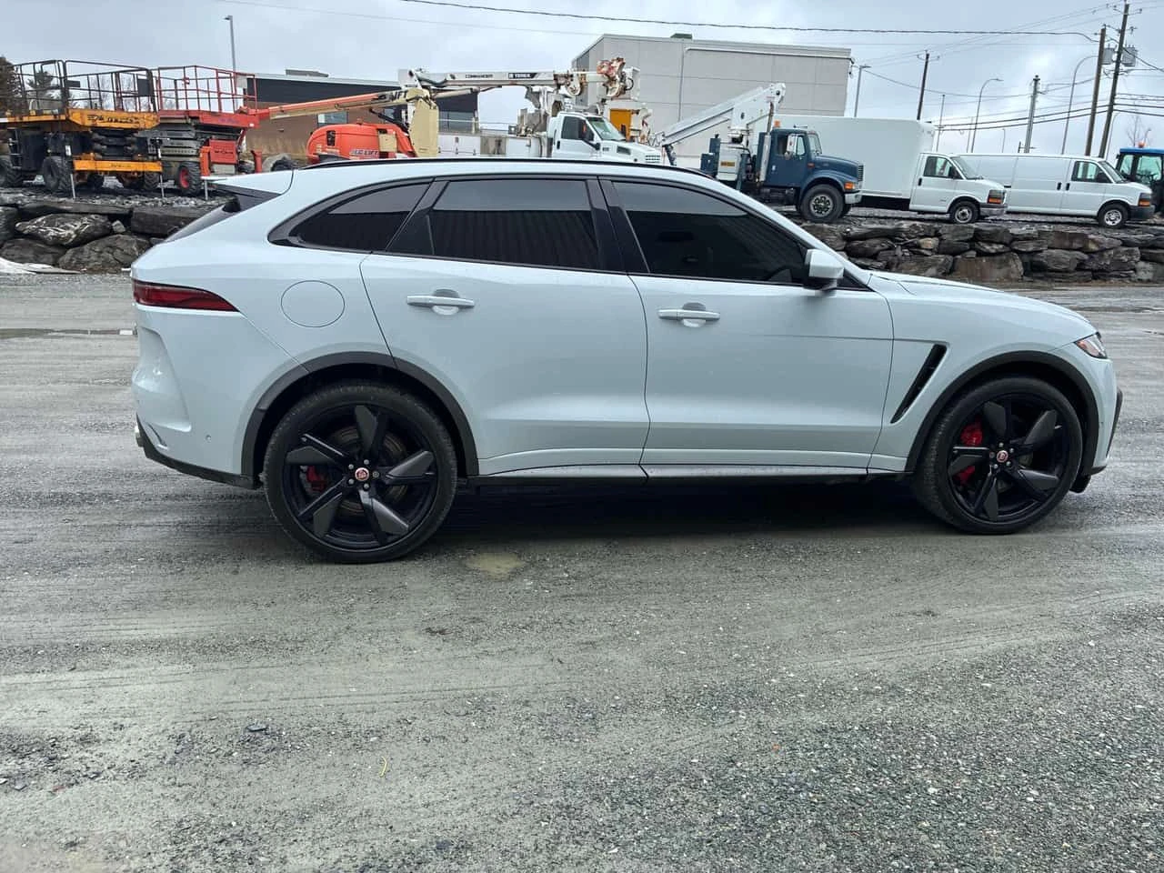 Jaguar F-PACE * P550 SVR * PANO* KEYLESS* ПОДГРЕВ* , снимка 3 - Автомобили и джипове - 54066671