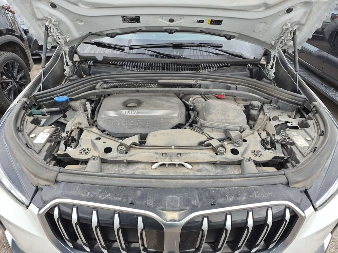 BMW X1 XDRIVE * FULL M PACK* ДИСТРОНИК* АМБИЕНТНО* HEAD U, снимка 16 - Автомобили и джипове - 54605059