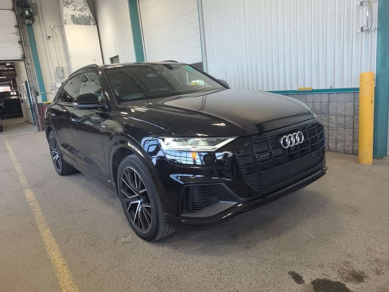 Audi Q8  PROGRESSIV /.360 / ОБДУХВАНЕ / АВТОКРЕДИТ , снимка 2 - Автомобили и джипове - 54775129