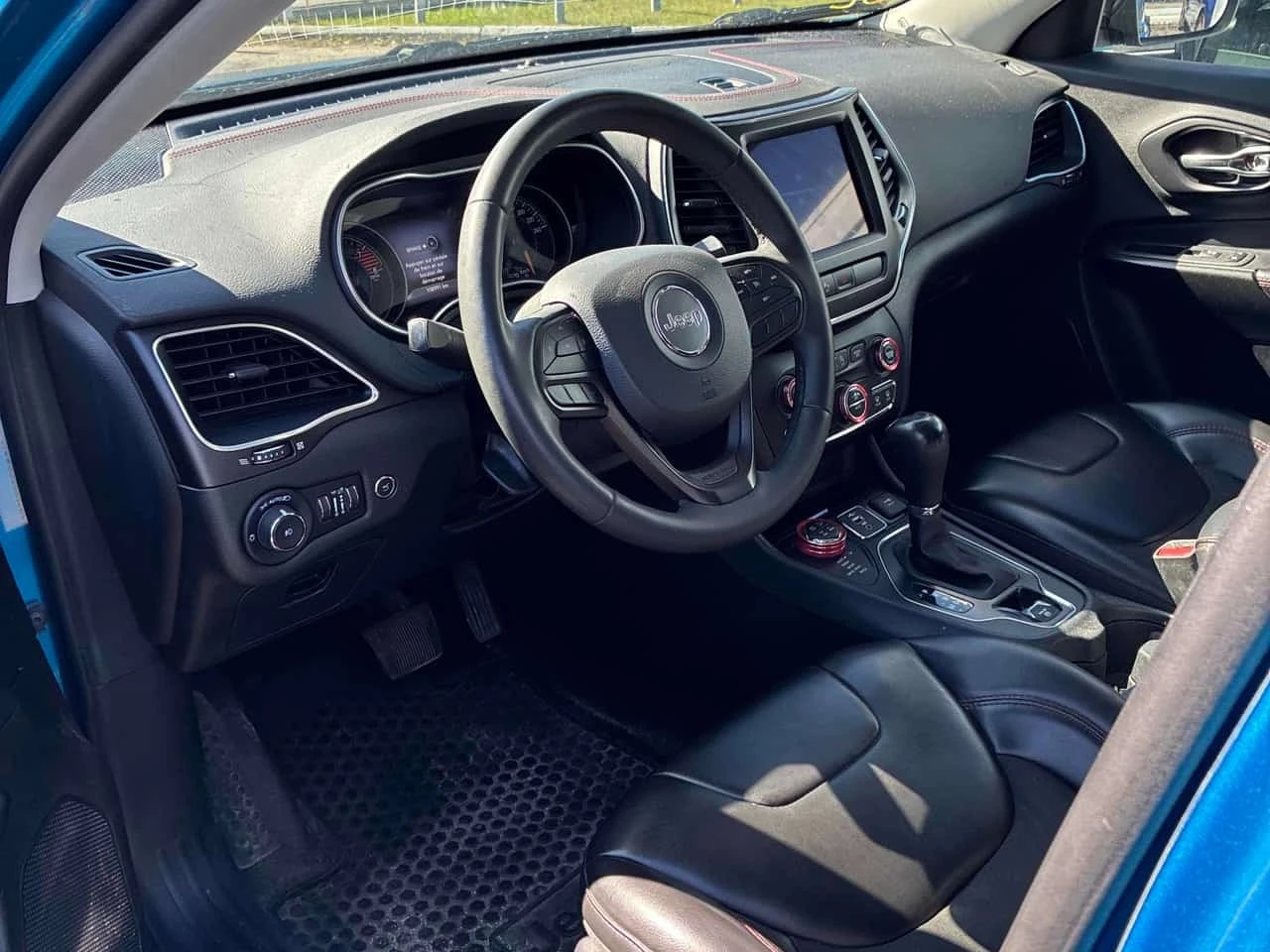 Jeep Cherokee Trailhawk * CARFAX * АВТОКРЕДИТ * , снимка 8 - Автомобили и джипове - 56267418