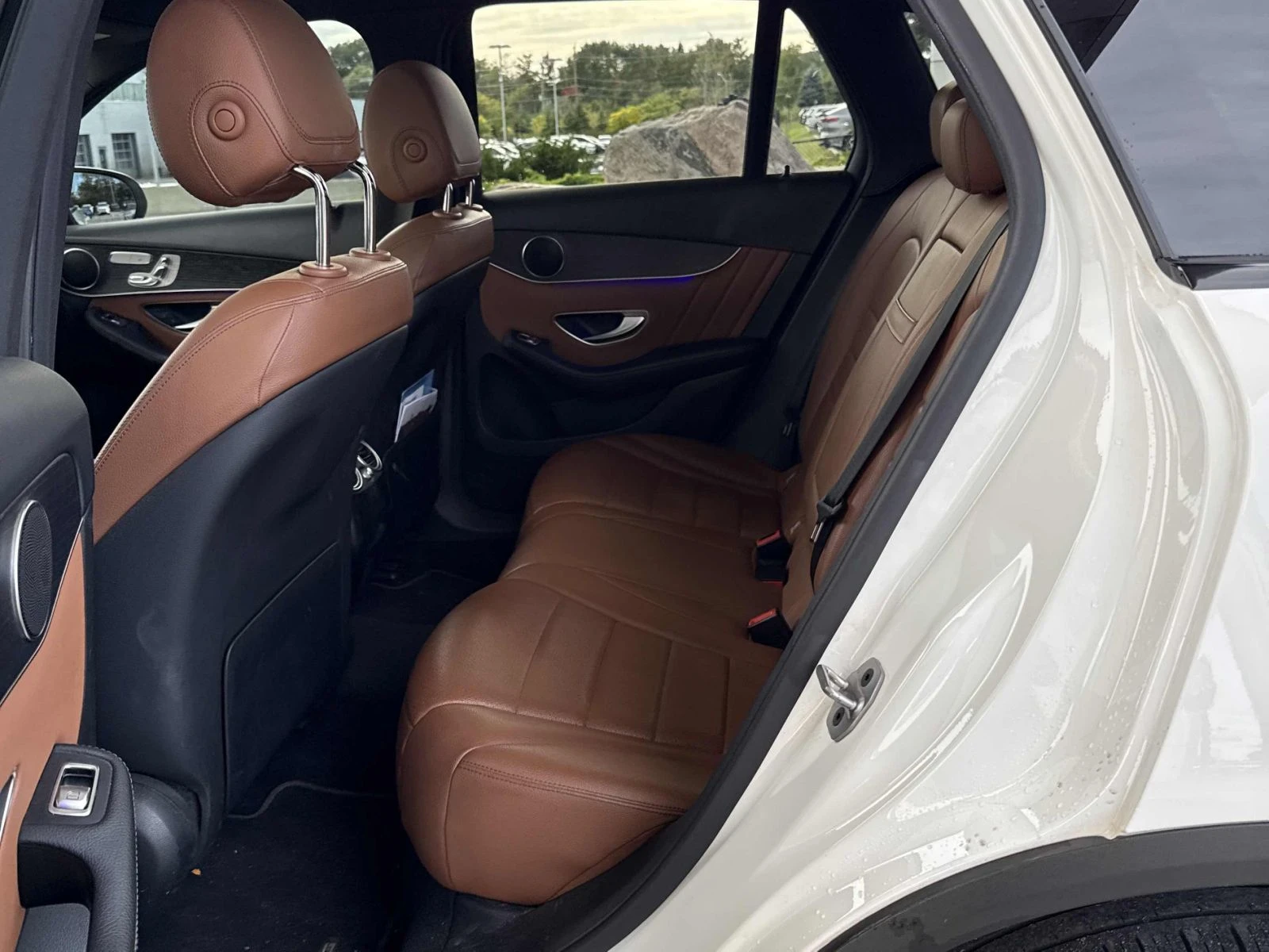 Mercedes-Benz GLC 300 AMG-pack* 360* Keyless* Digital* Подгрев, снимка 11 - Автомобили и джипове - 56342417