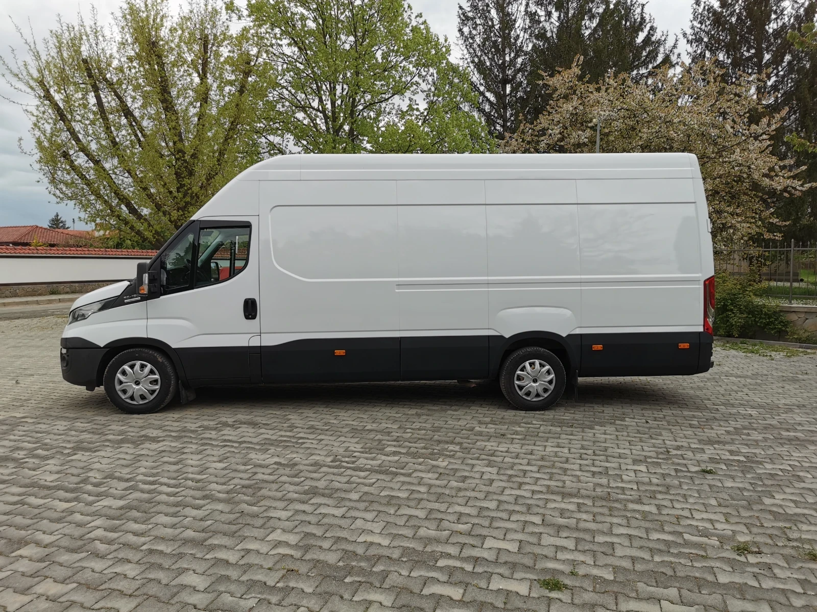 Iveco Daily 35S18 Hi Matic, снимка 3 - Бусове и автобуси - 54371369
